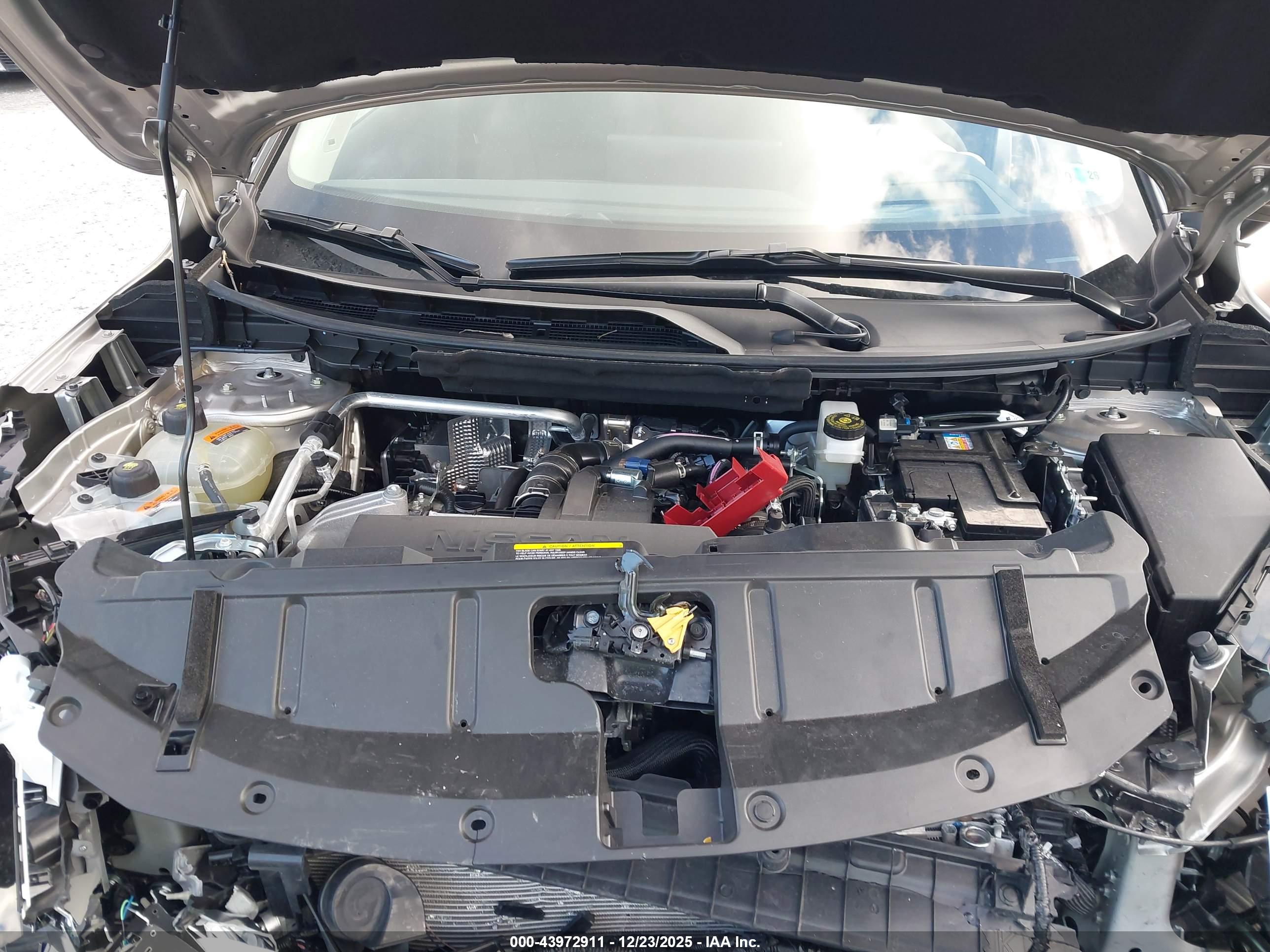 NISSAN ROGUE image 10