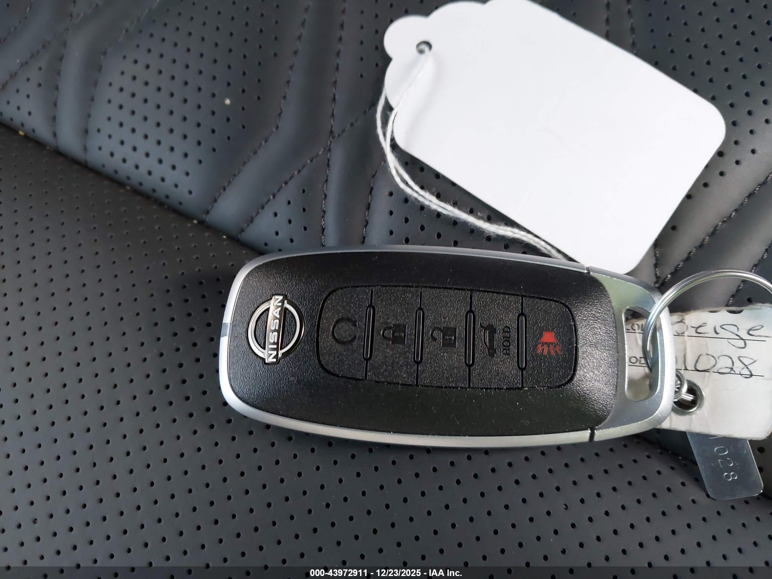 NISSAN ROGUE image 11