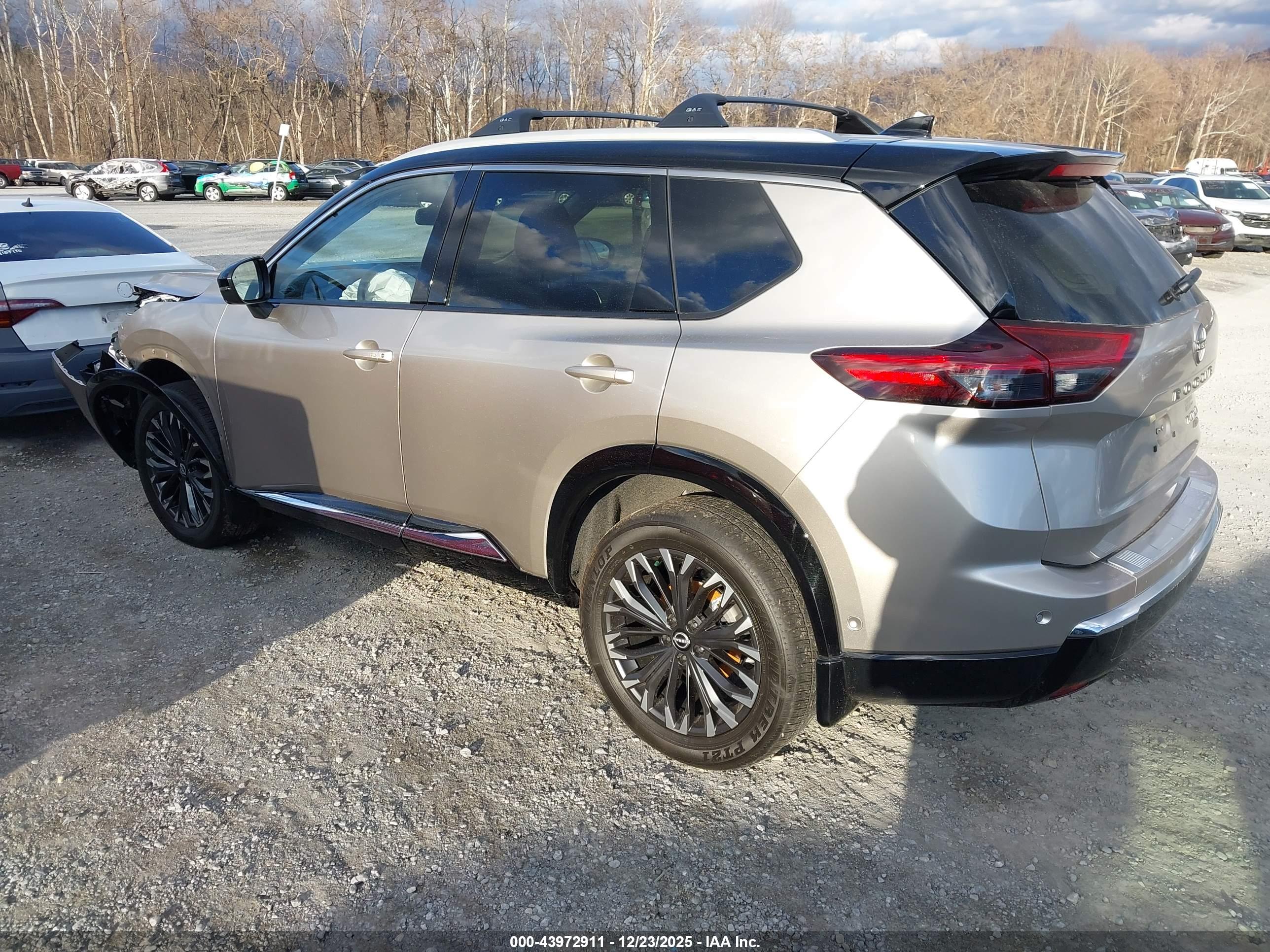 NISSAN ROGUE image 3