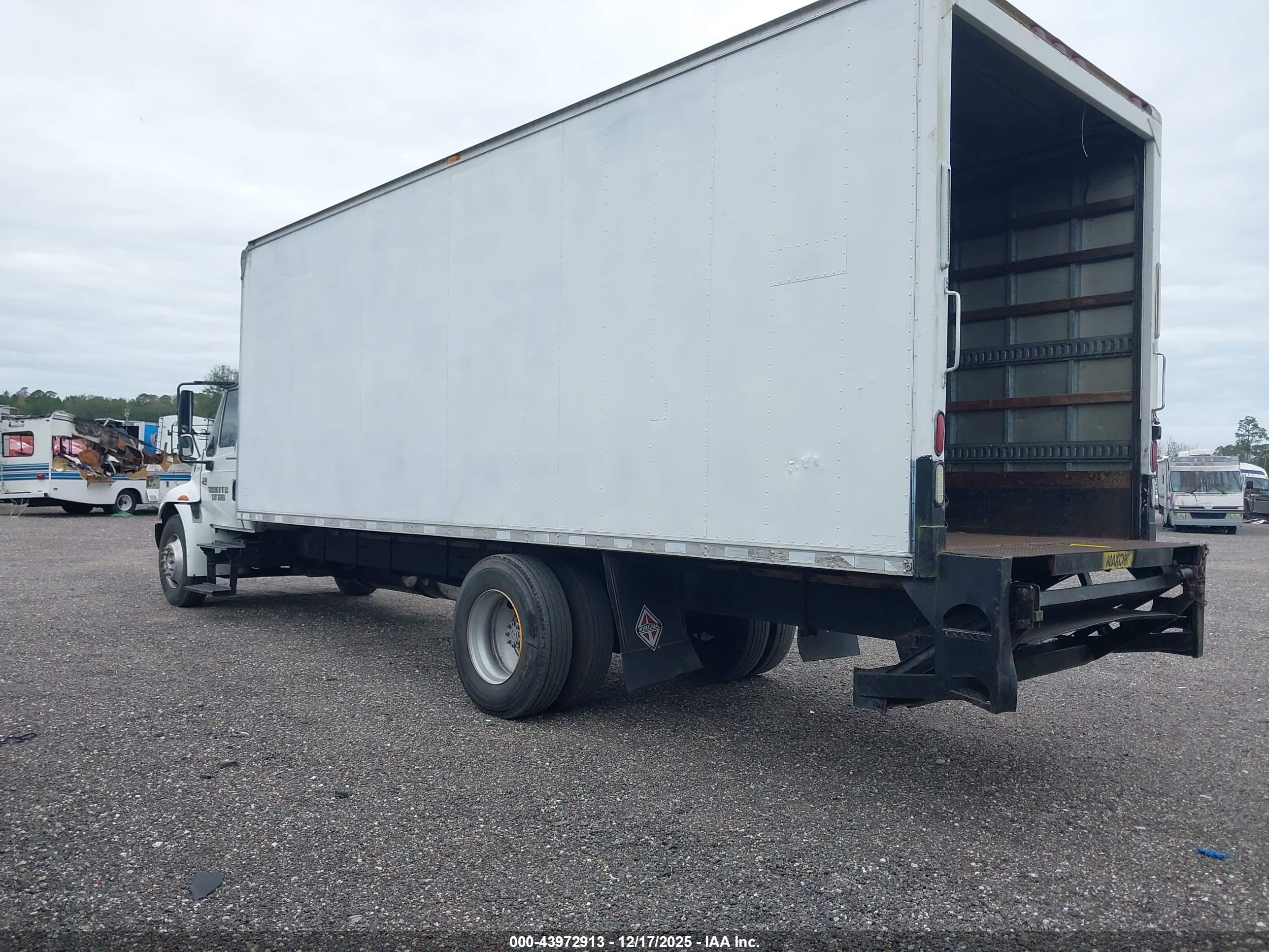 INTERNATIONAL 4000 image 3