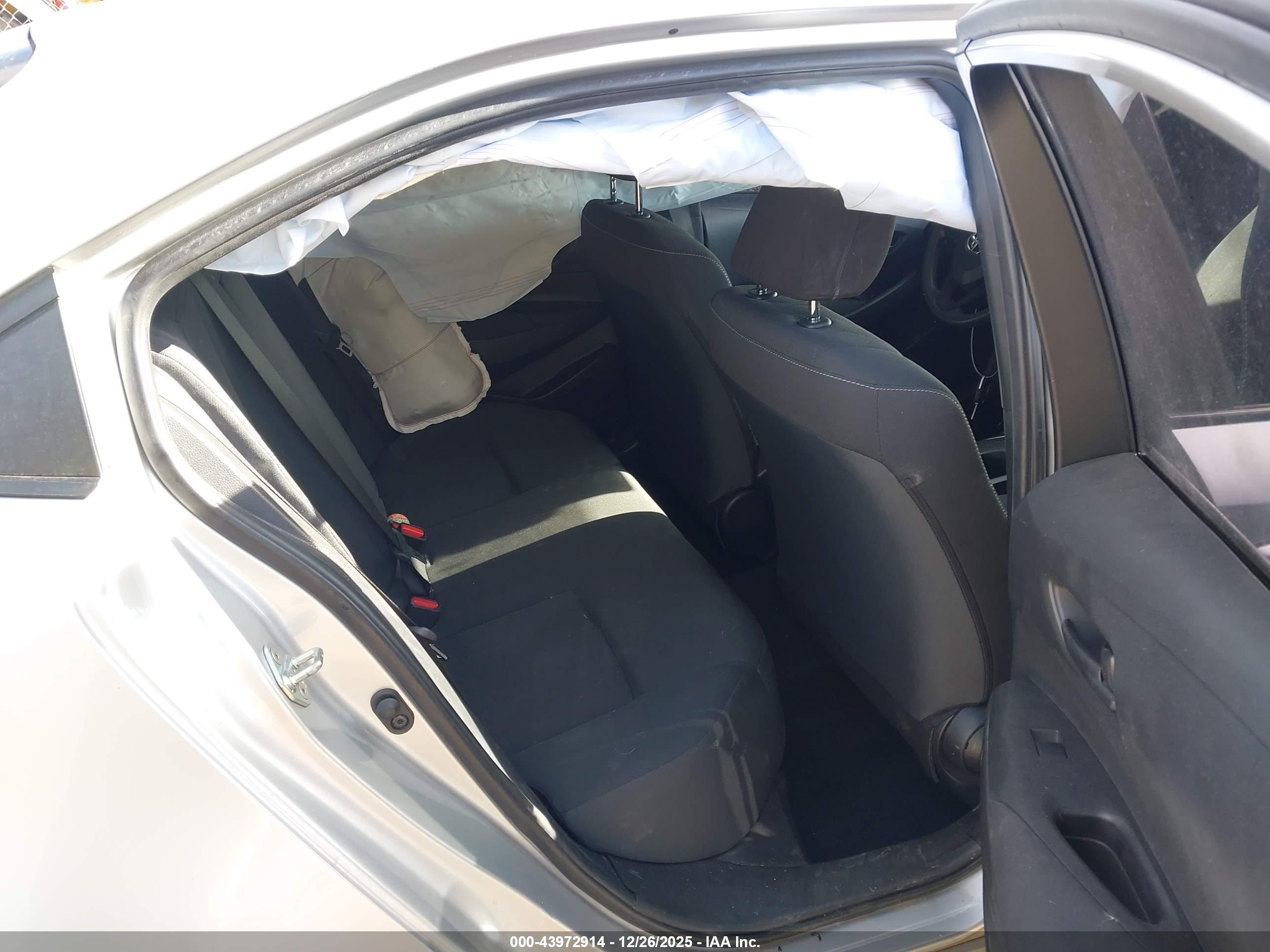 TOYOTA COROLLA image 8