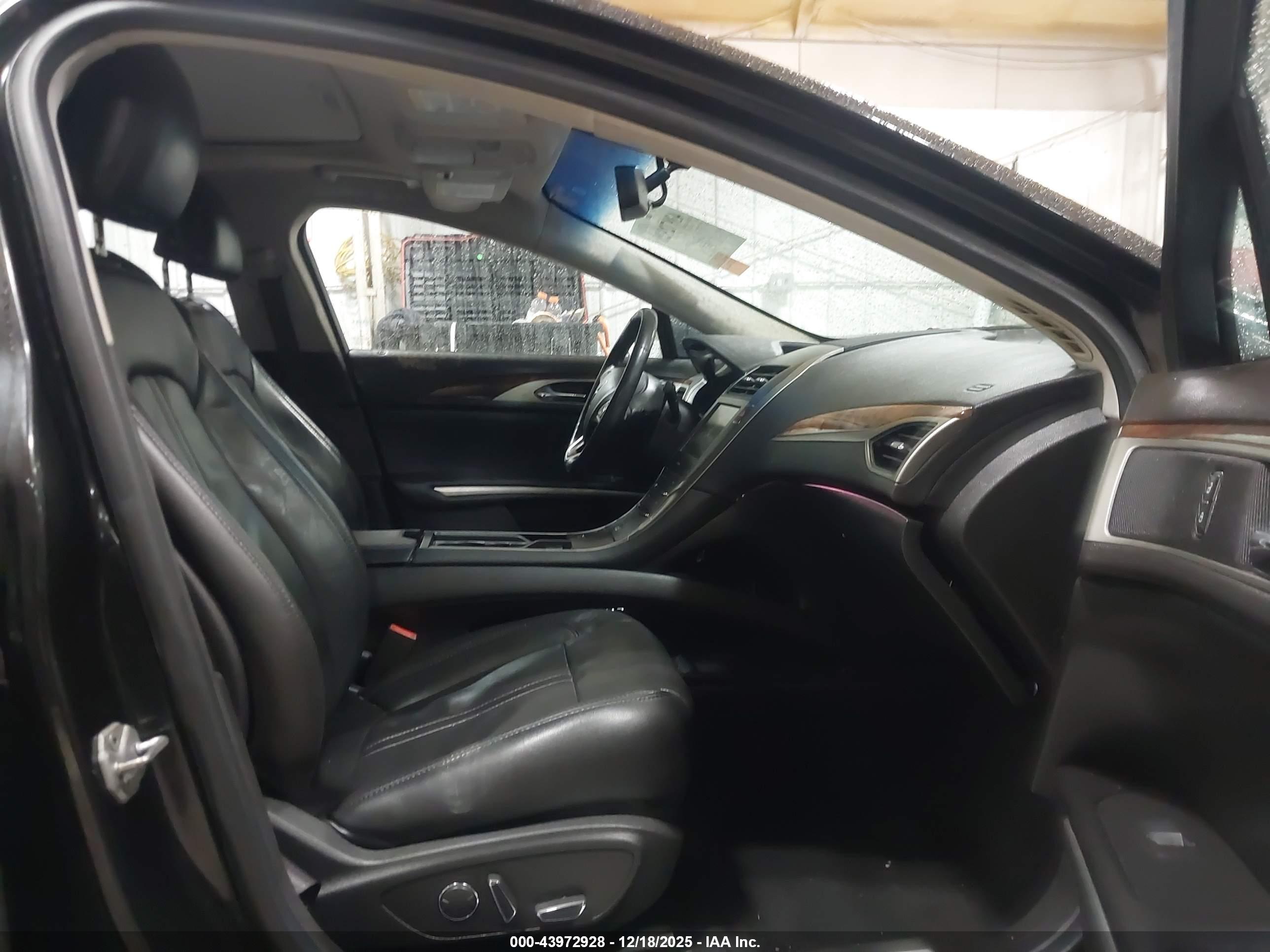LINCOLN MKZ image 5