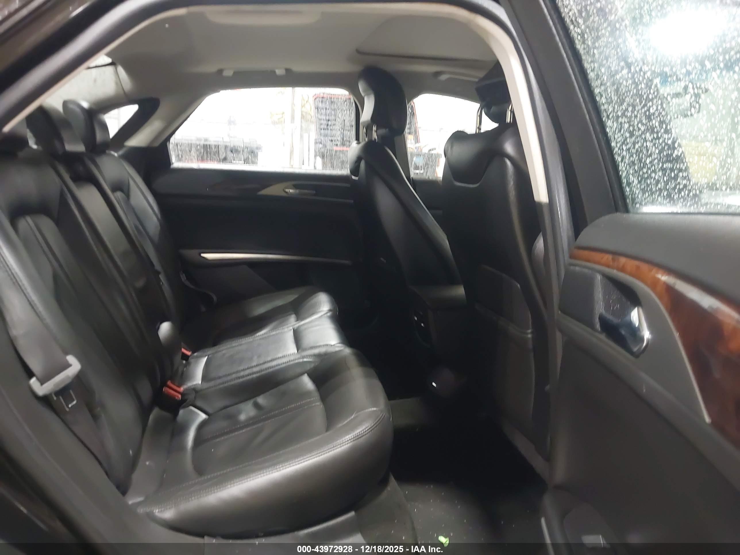 LINCOLN MKZ image 8