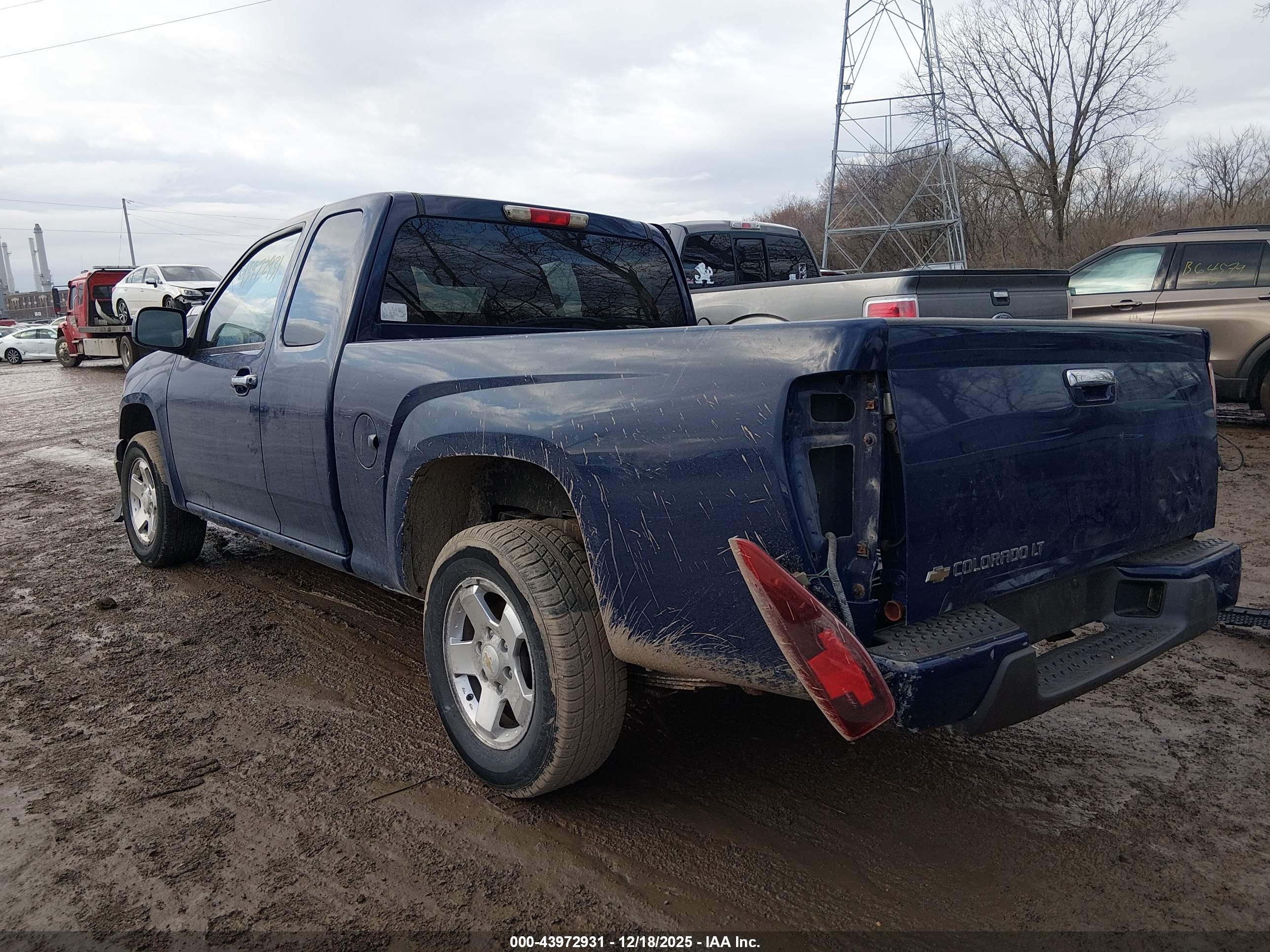 CHEVROLET COLORADO image 3