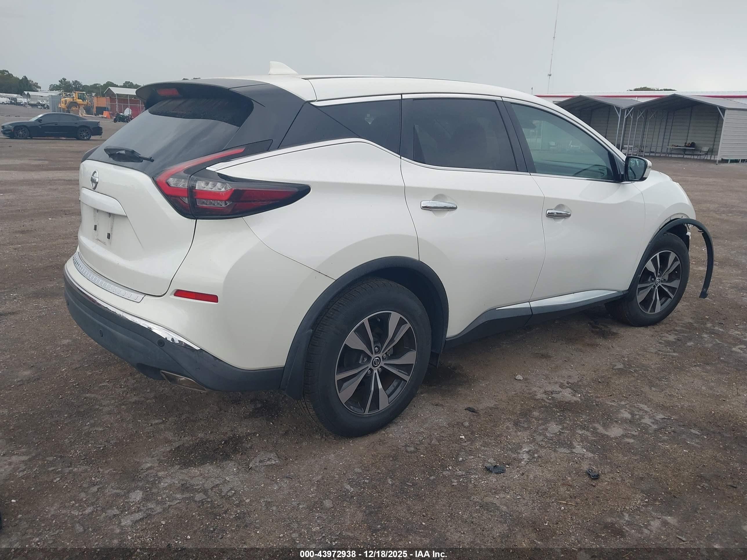 NISSAN MURANO image 4