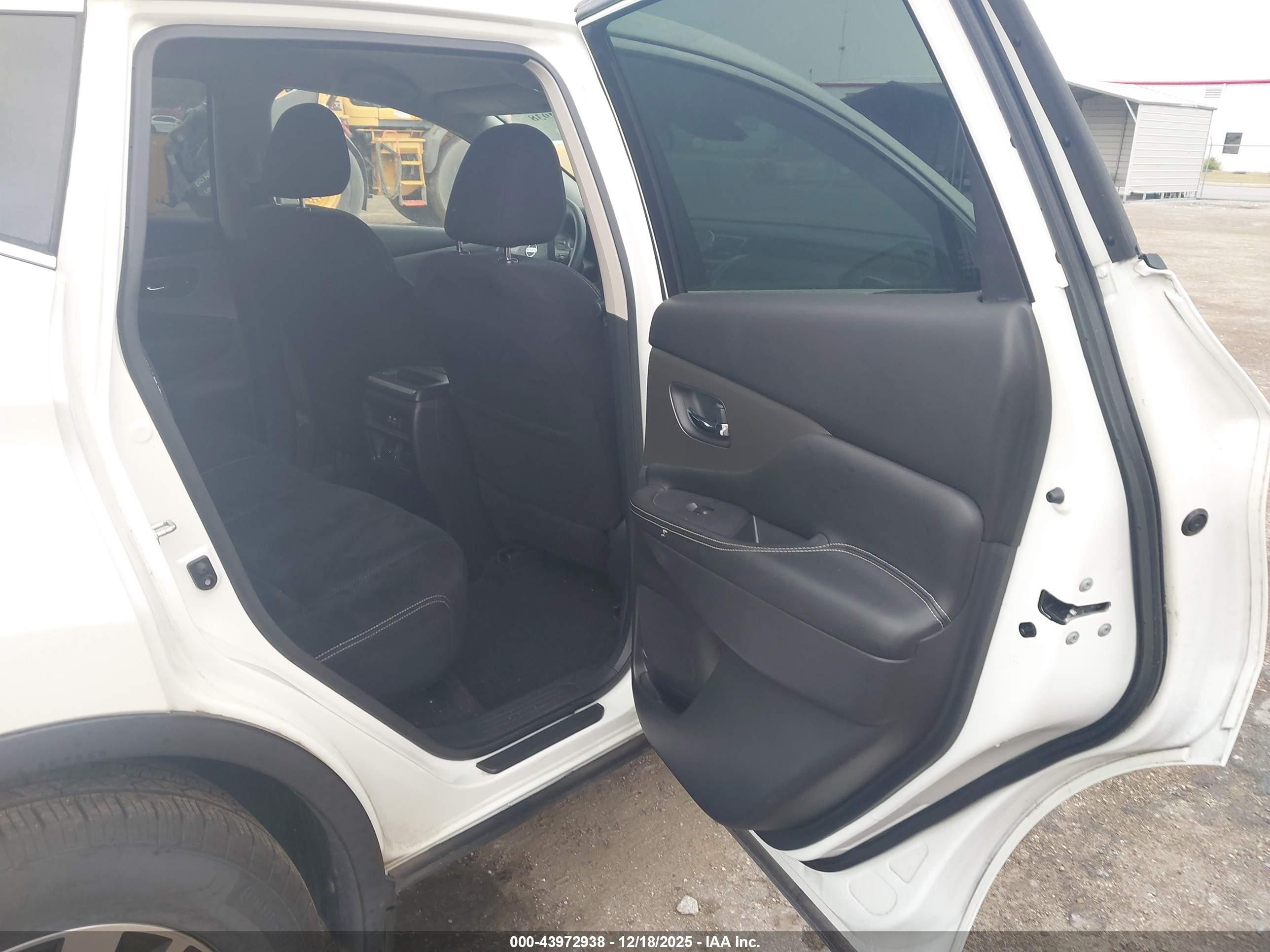 NISSAN MURANO image 8