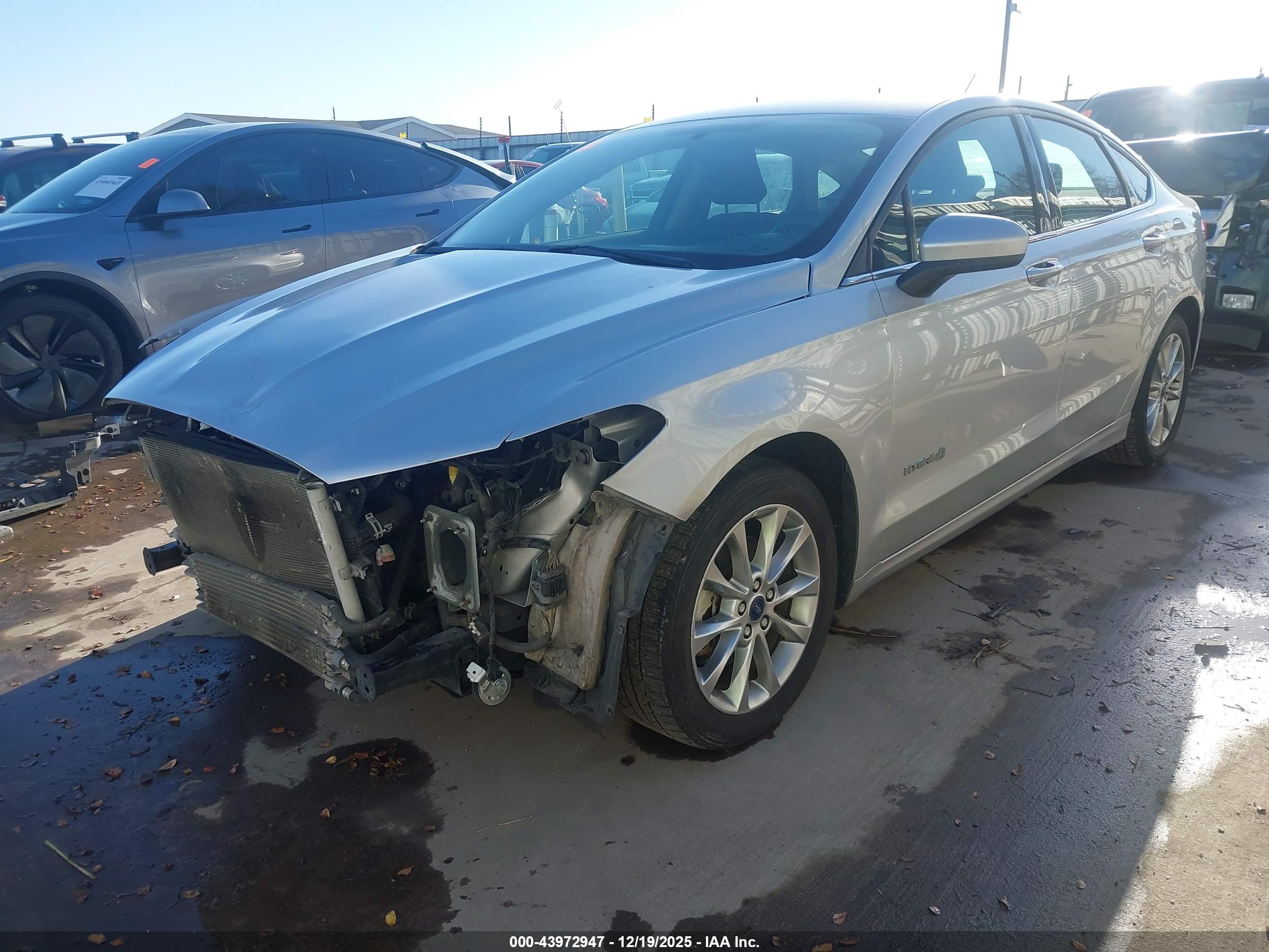 FORD FUSION image 2