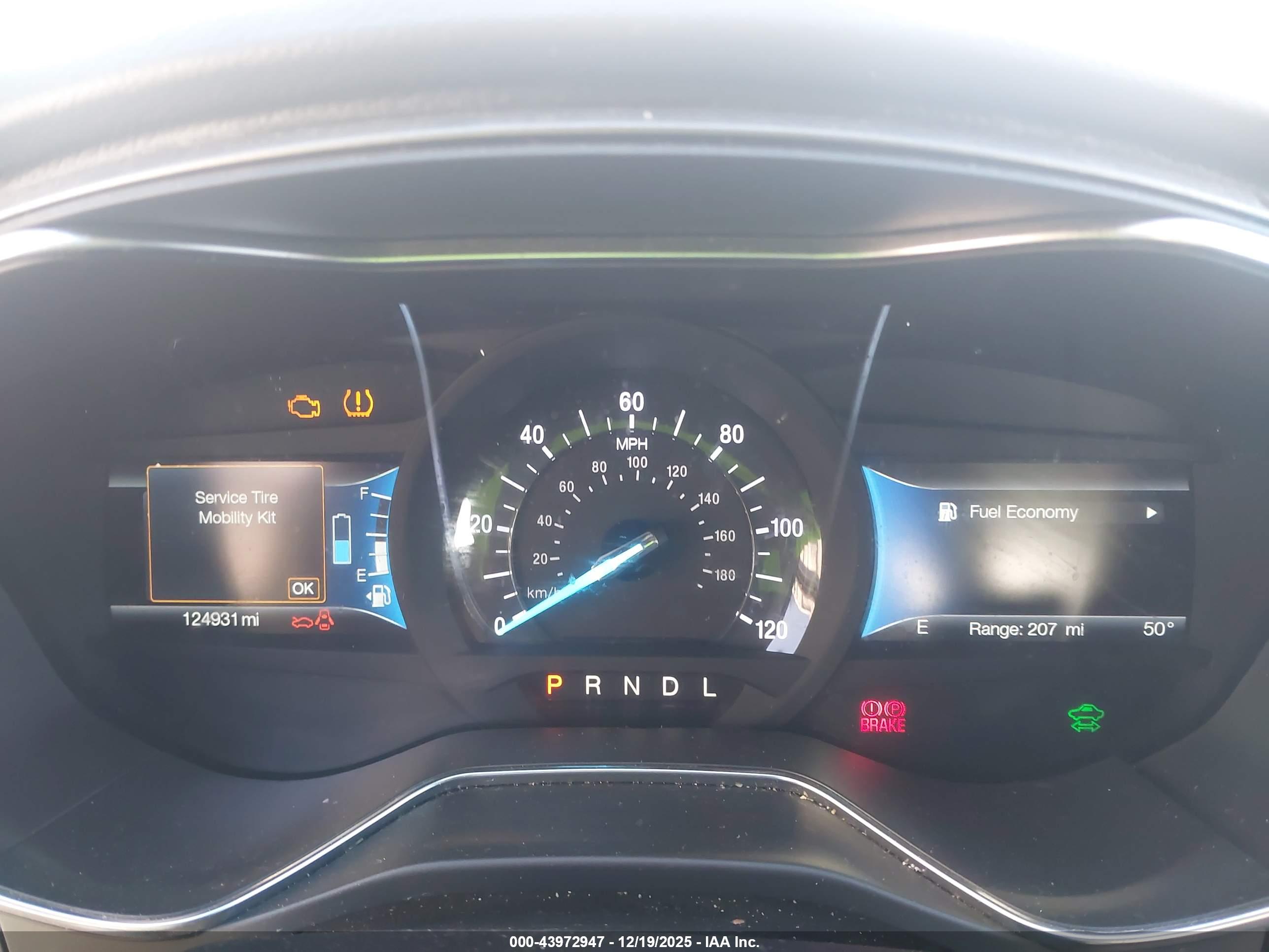 FORD FUSION image 7