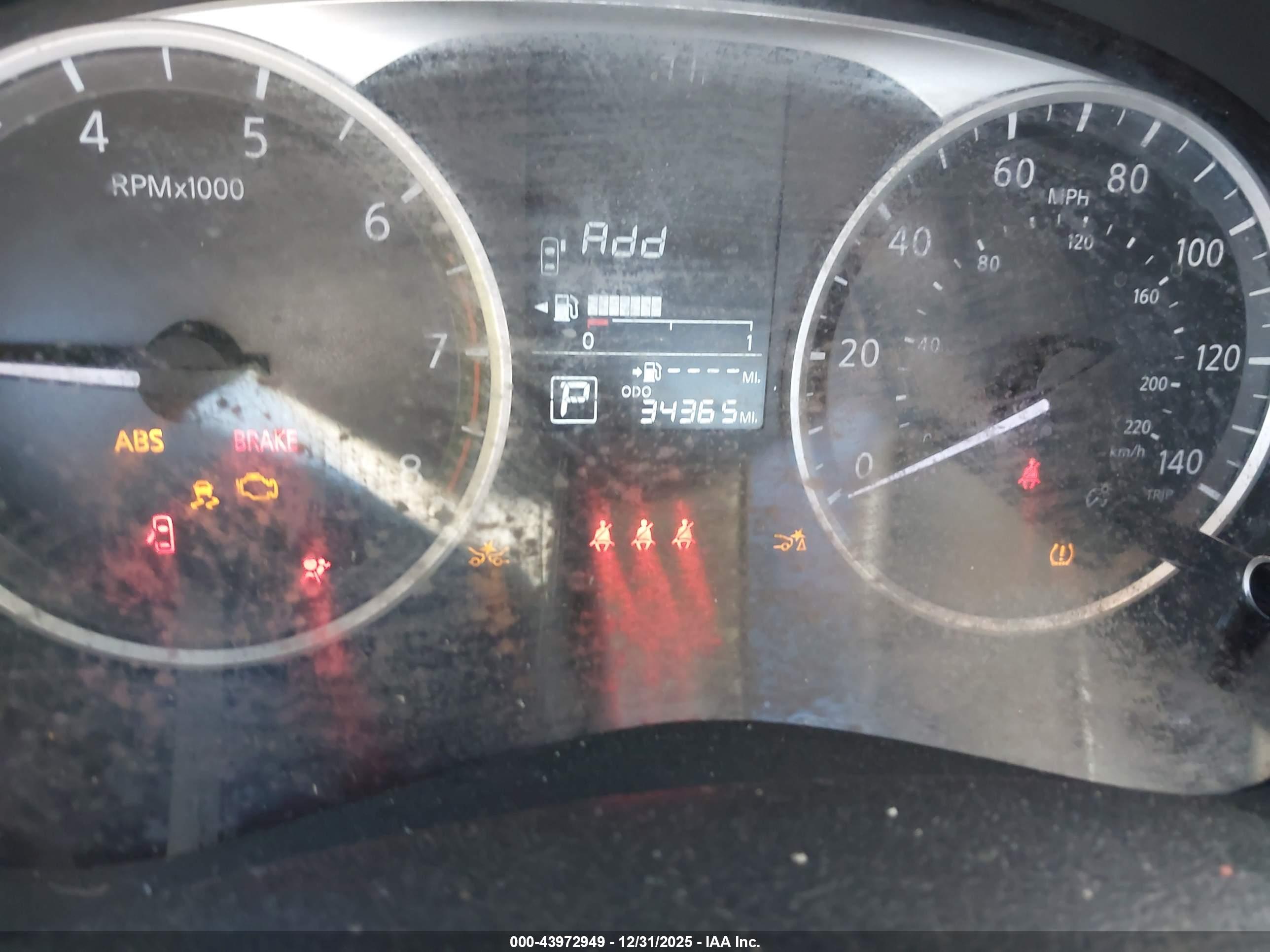 NISSAN VERSA image 7