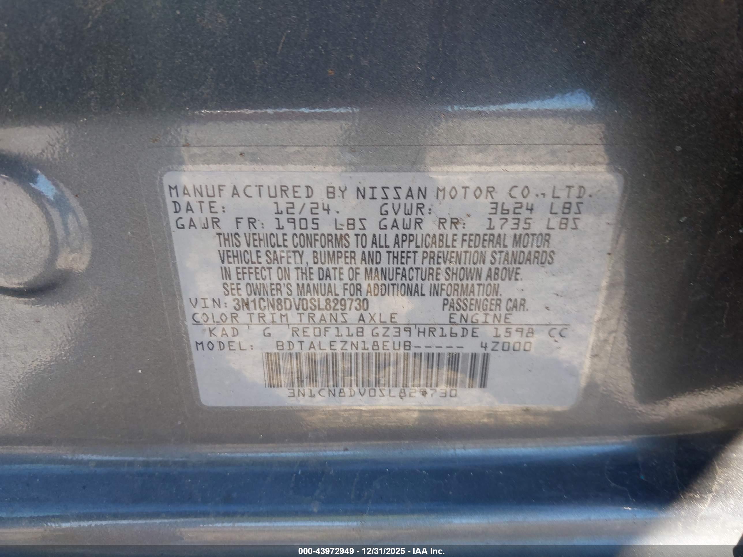 NISSAN VERSA image 9