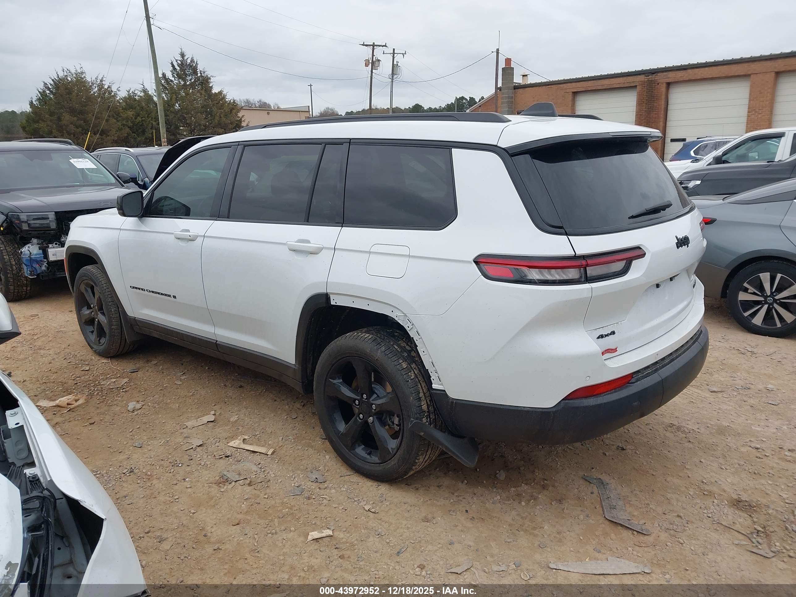 JEEP GRAND image 3