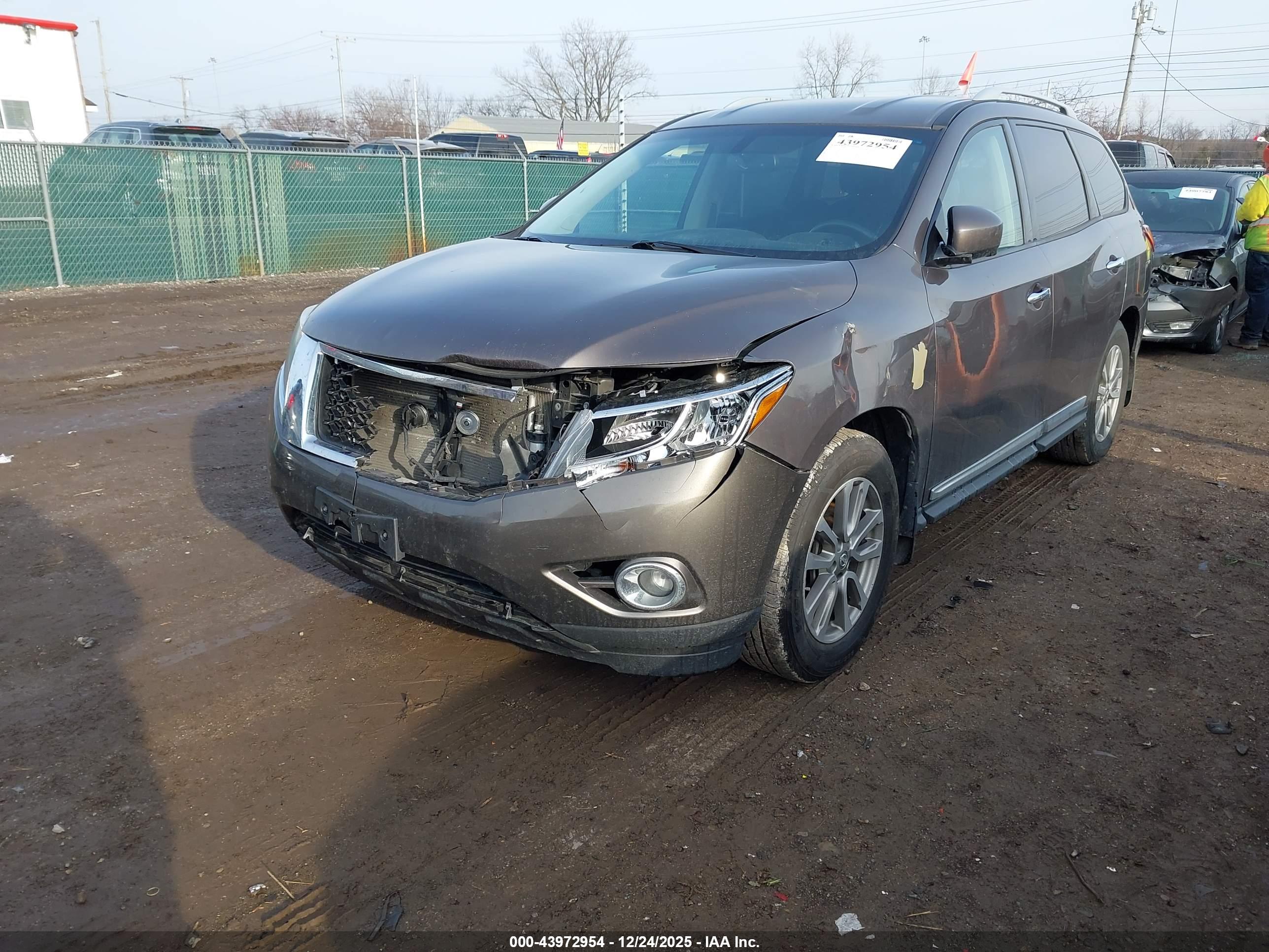 NISSAN PATHFINDER image 6