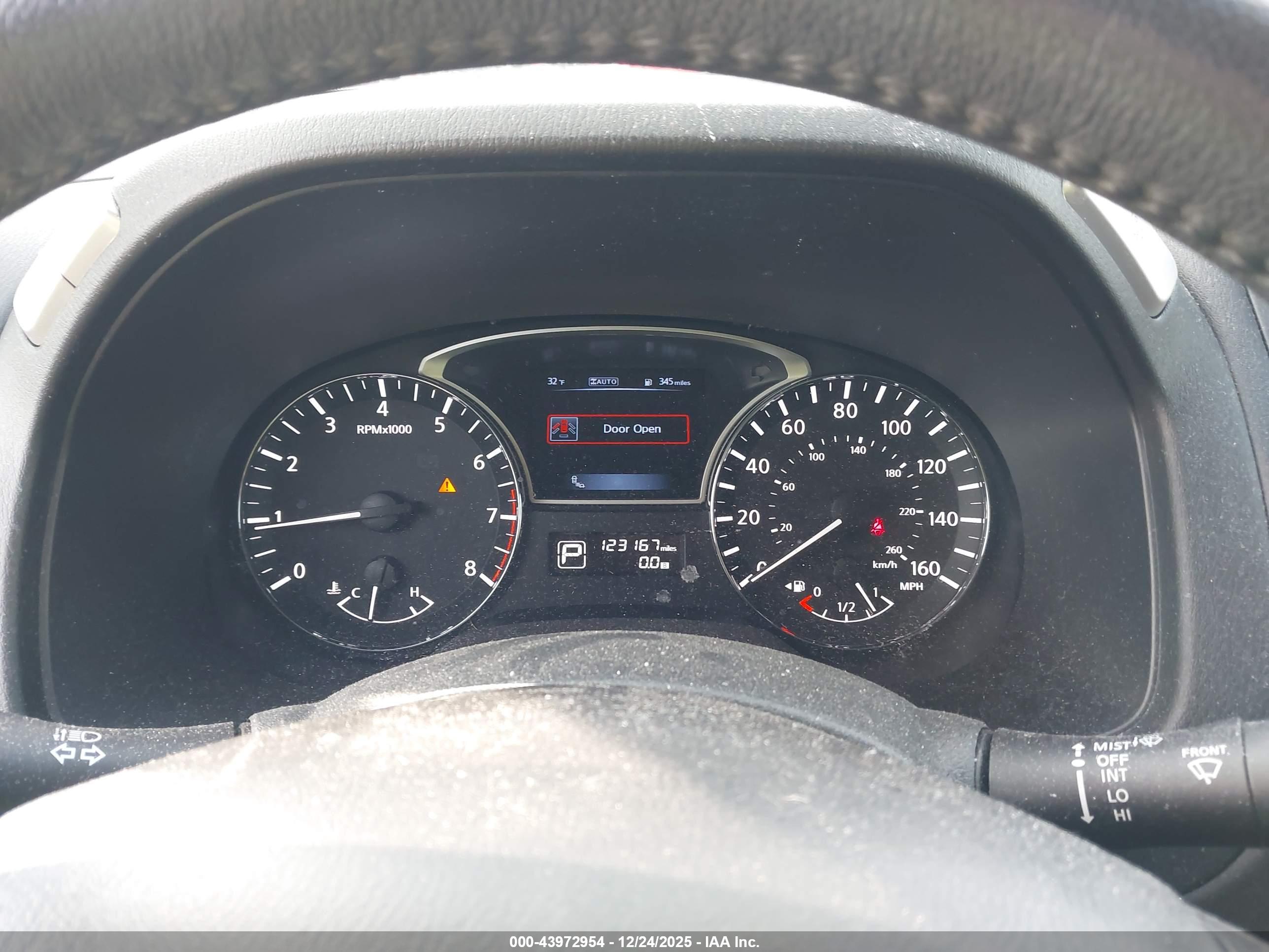 NISSAN PATHFINDER image 7