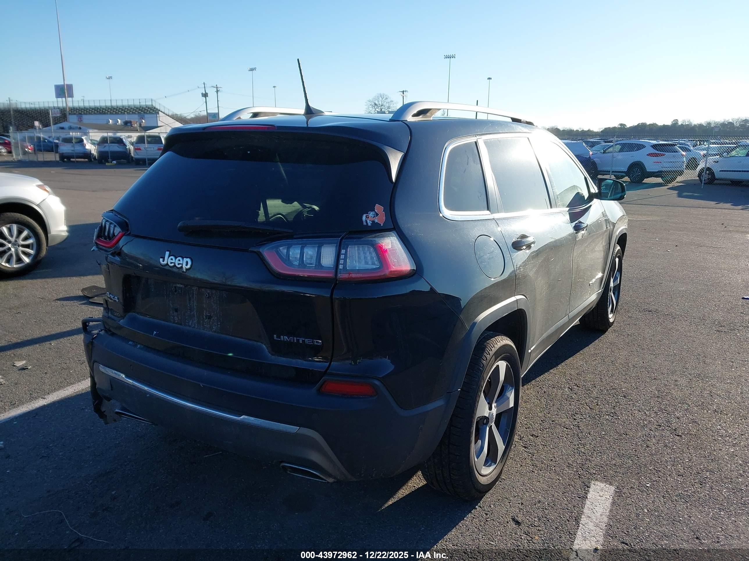 JEEP CHEROKEE image 4