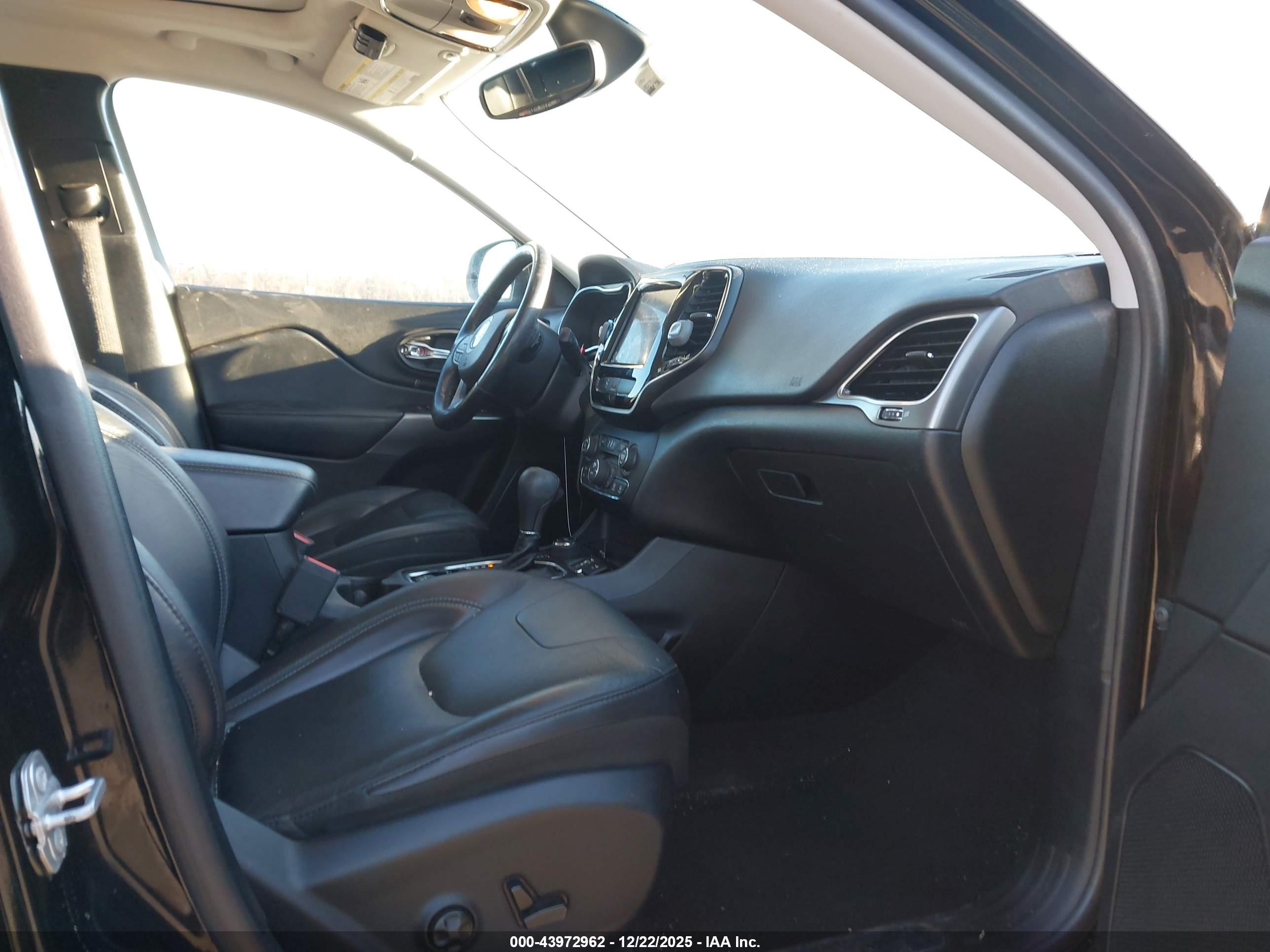JEEP CHEROKEE image 5