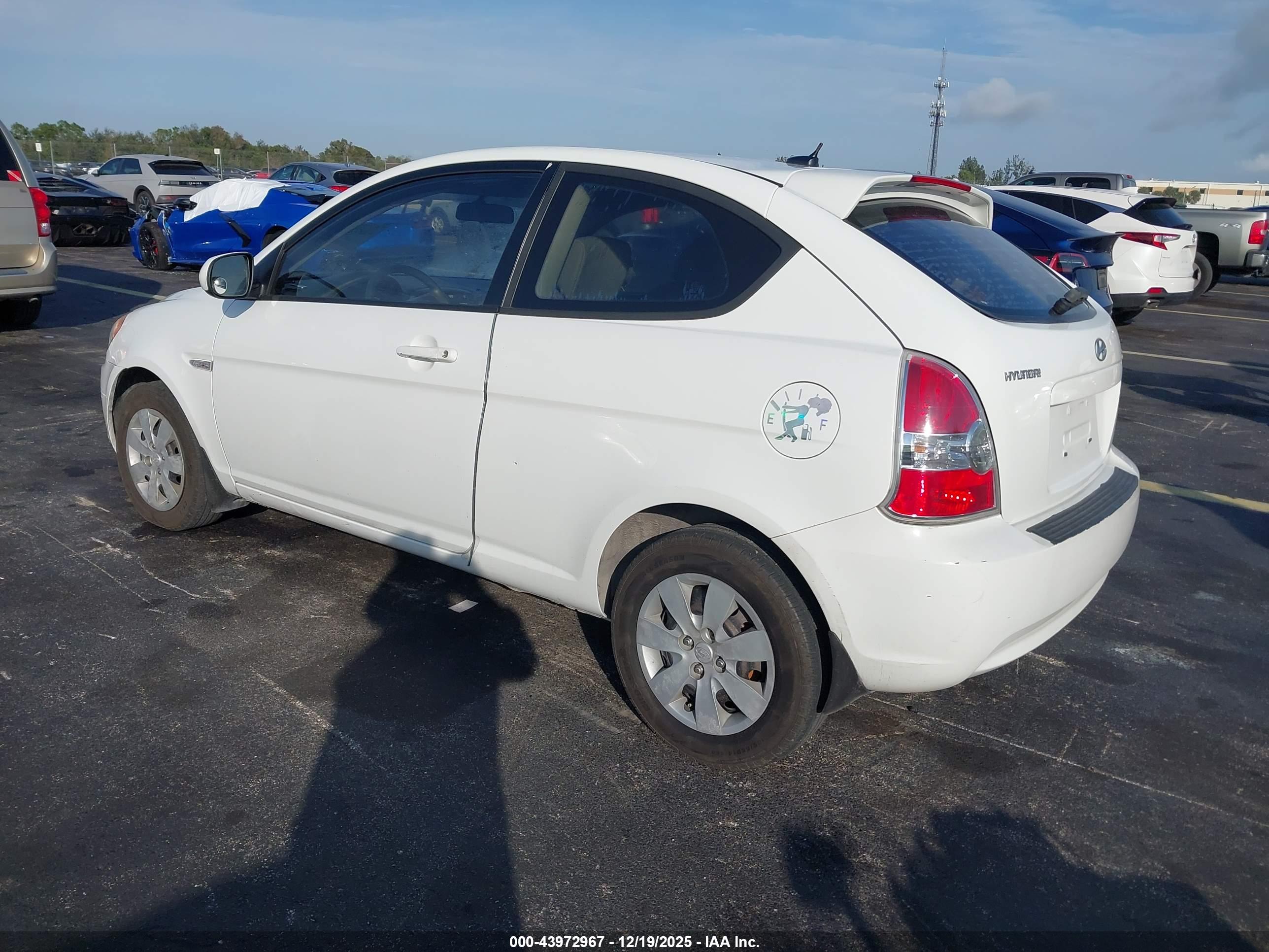 HYUNDAI ACCENT image 3
