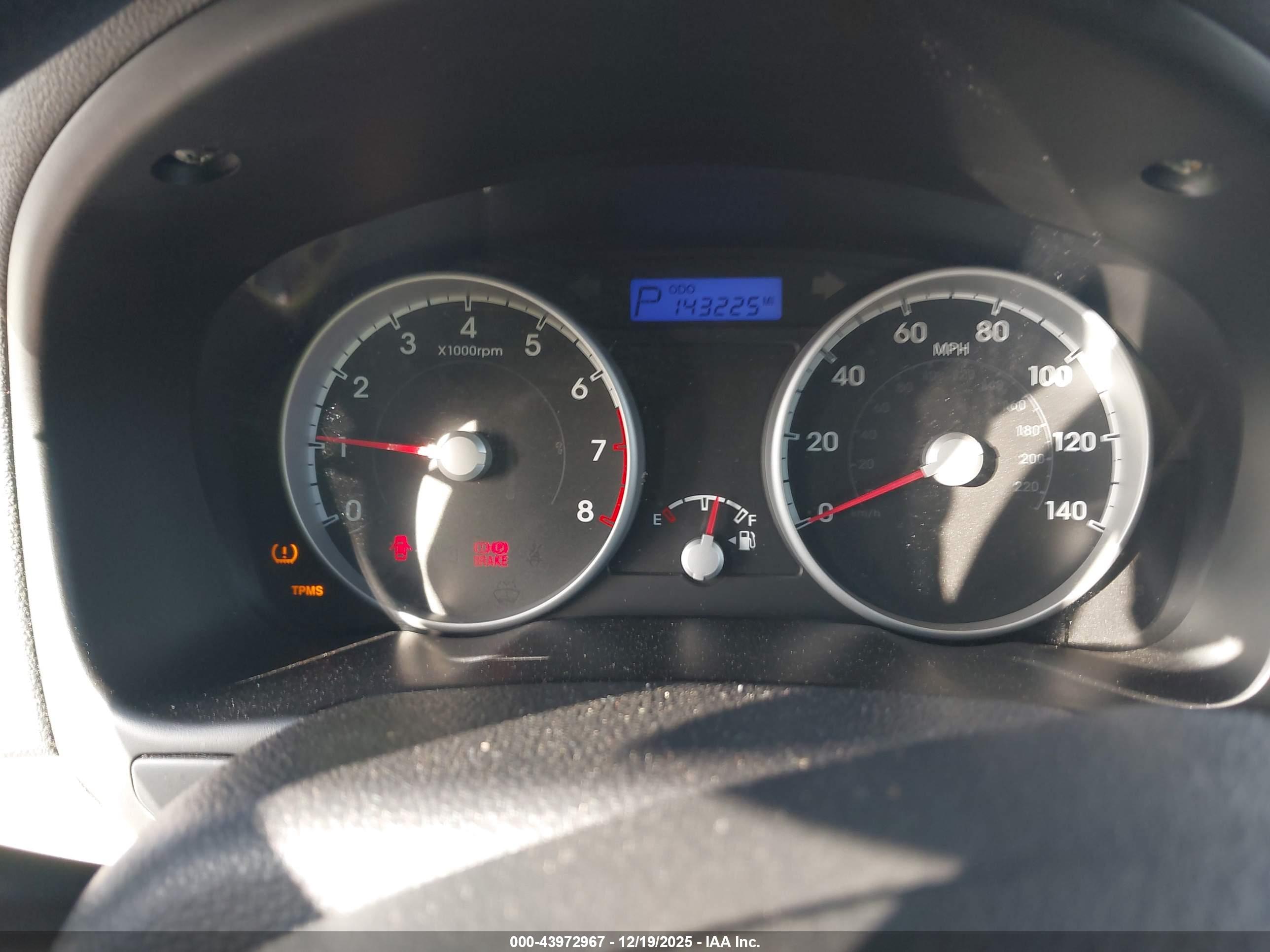HYUNDAI ACCENT image 7