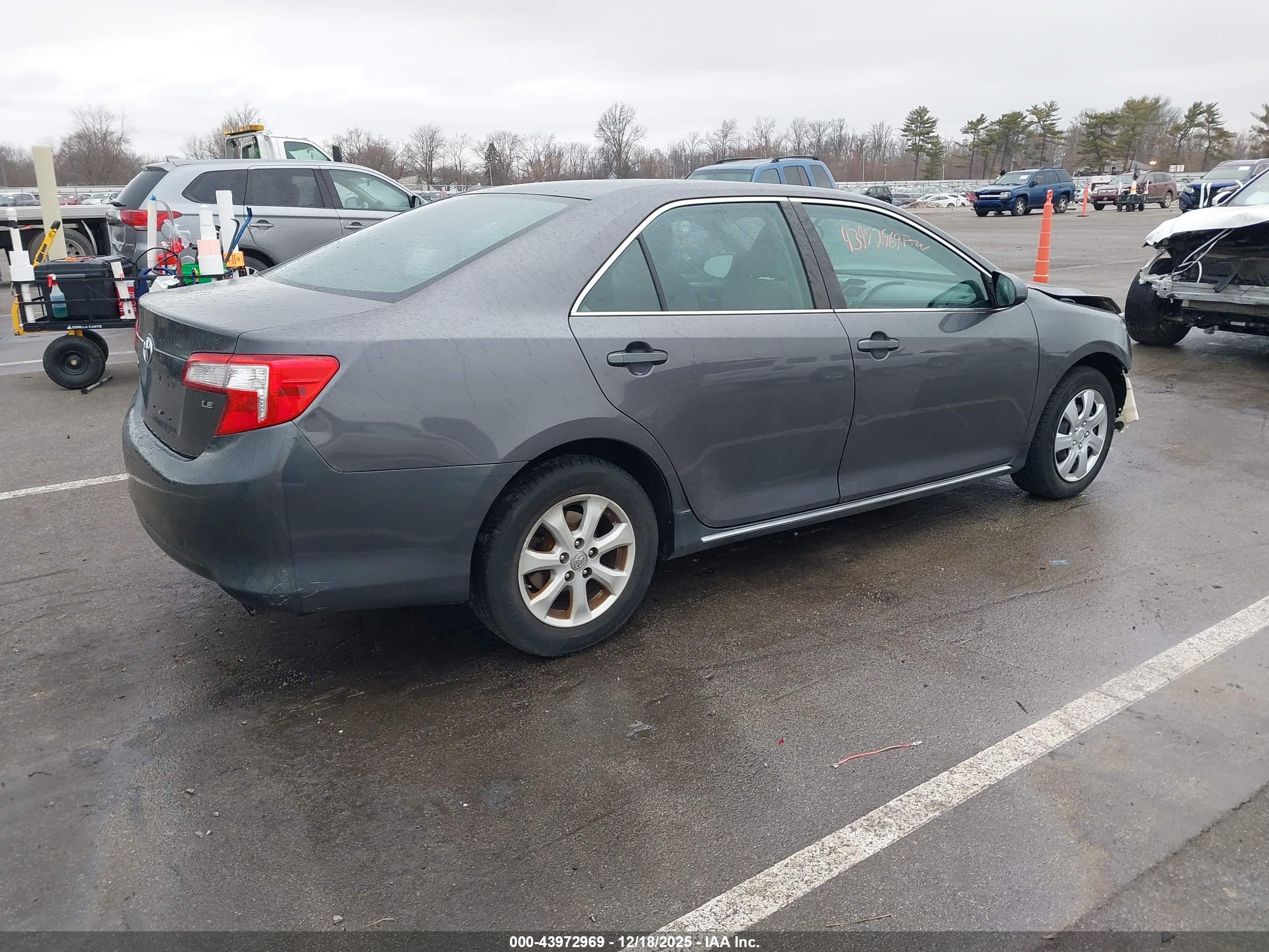 TOYOTA CAMRY image 4
