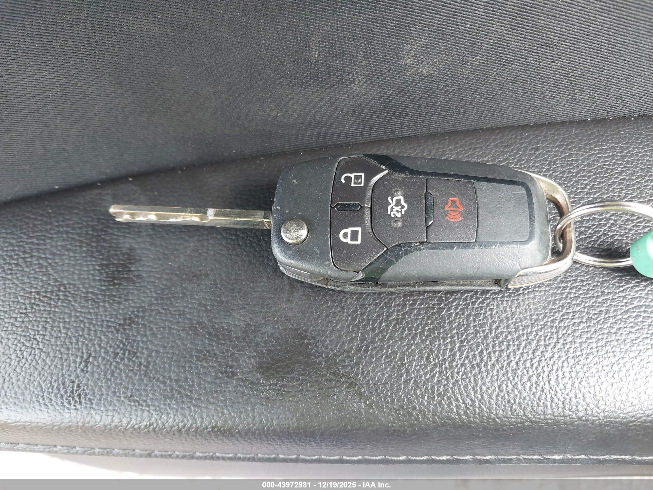 FORD FUSION image 11