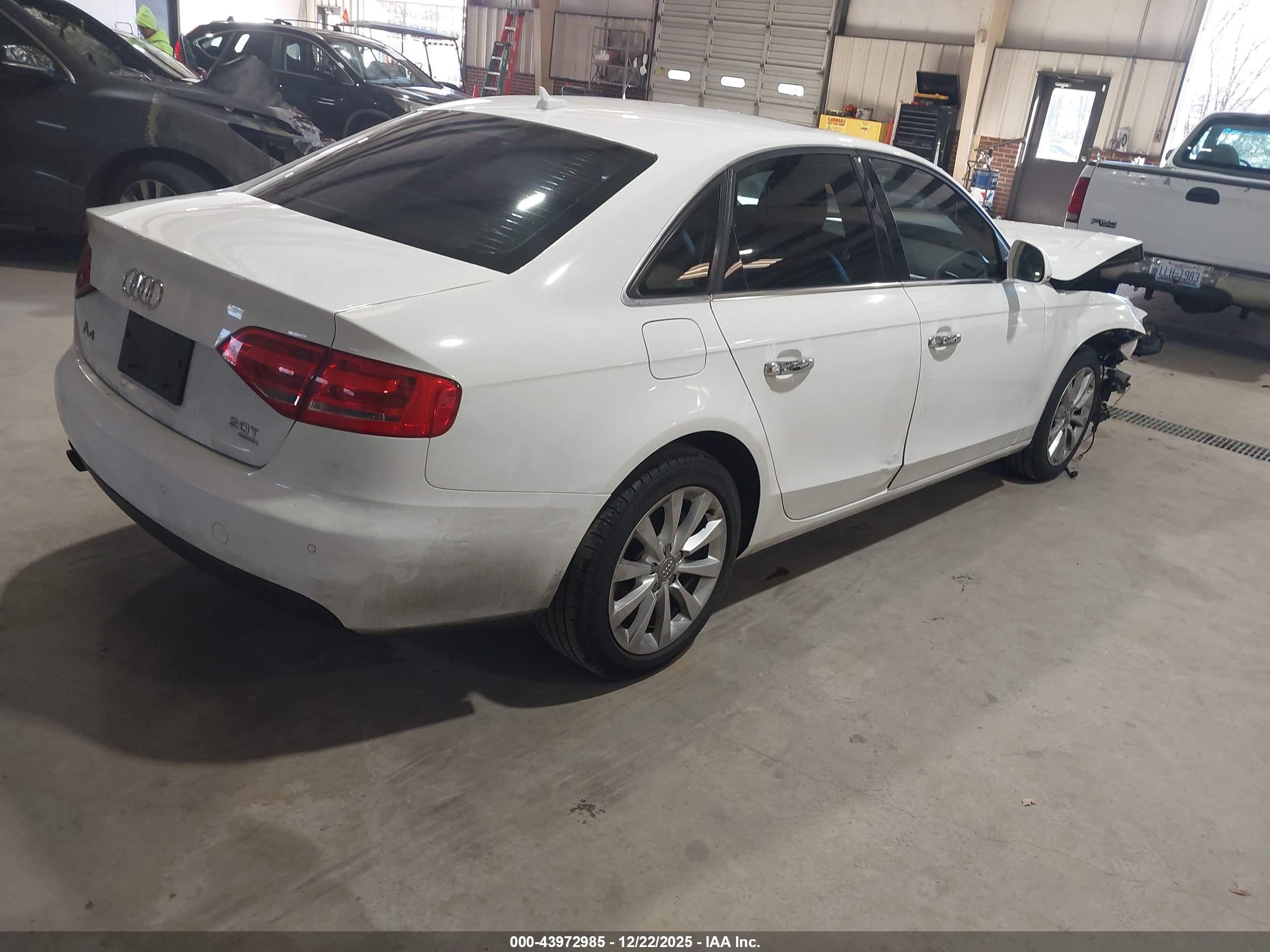 AUDI A4 image 4