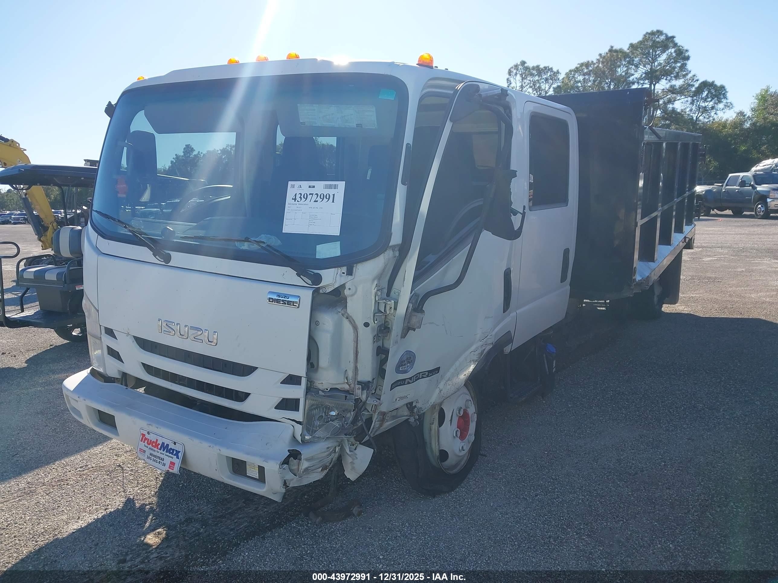 ISUZU NPR image 2