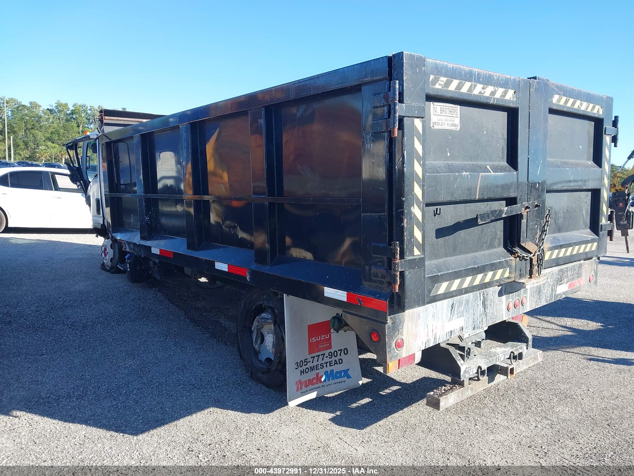 ISUZU NPR image 3