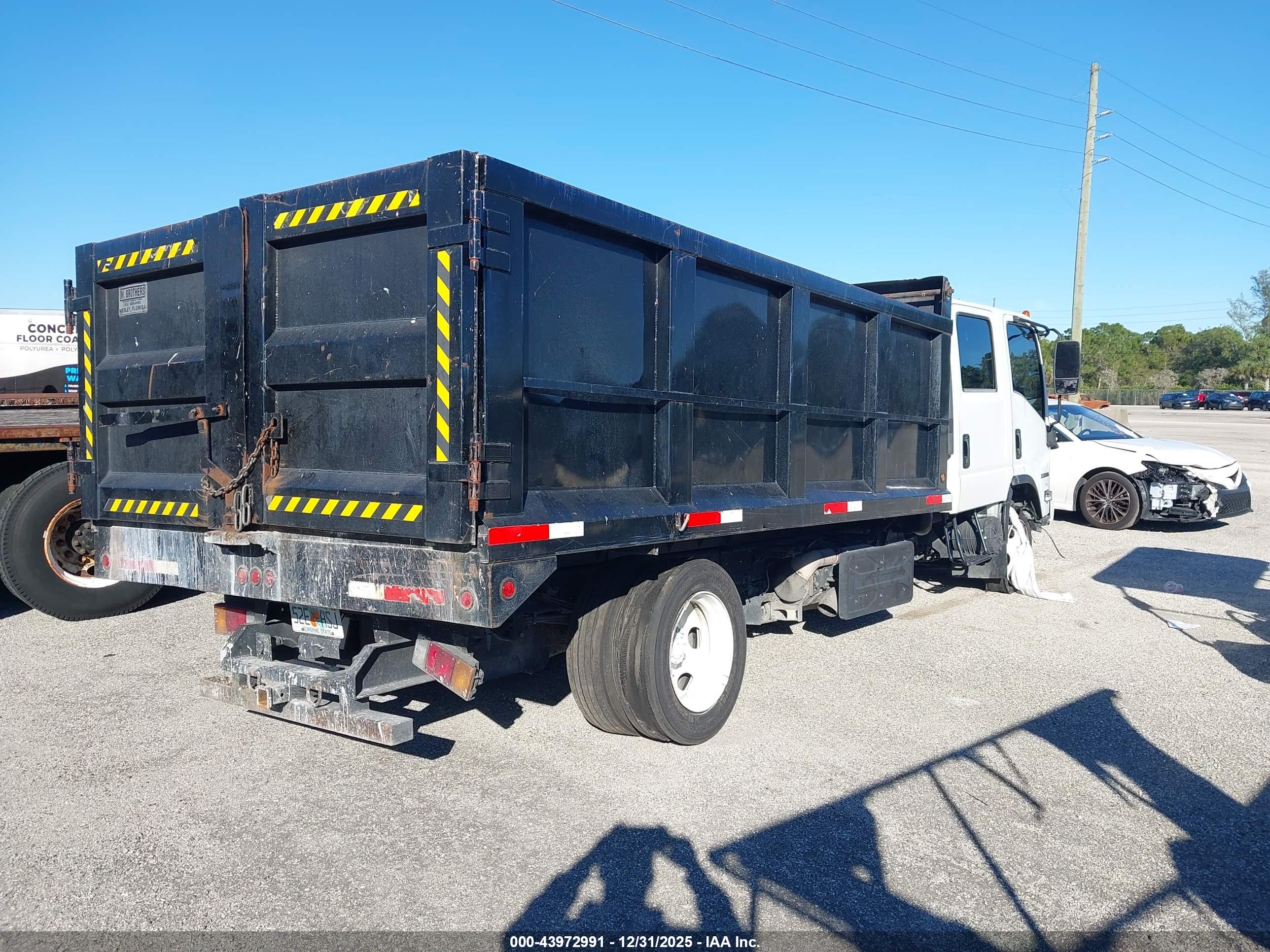 ISUZU NPR image 4