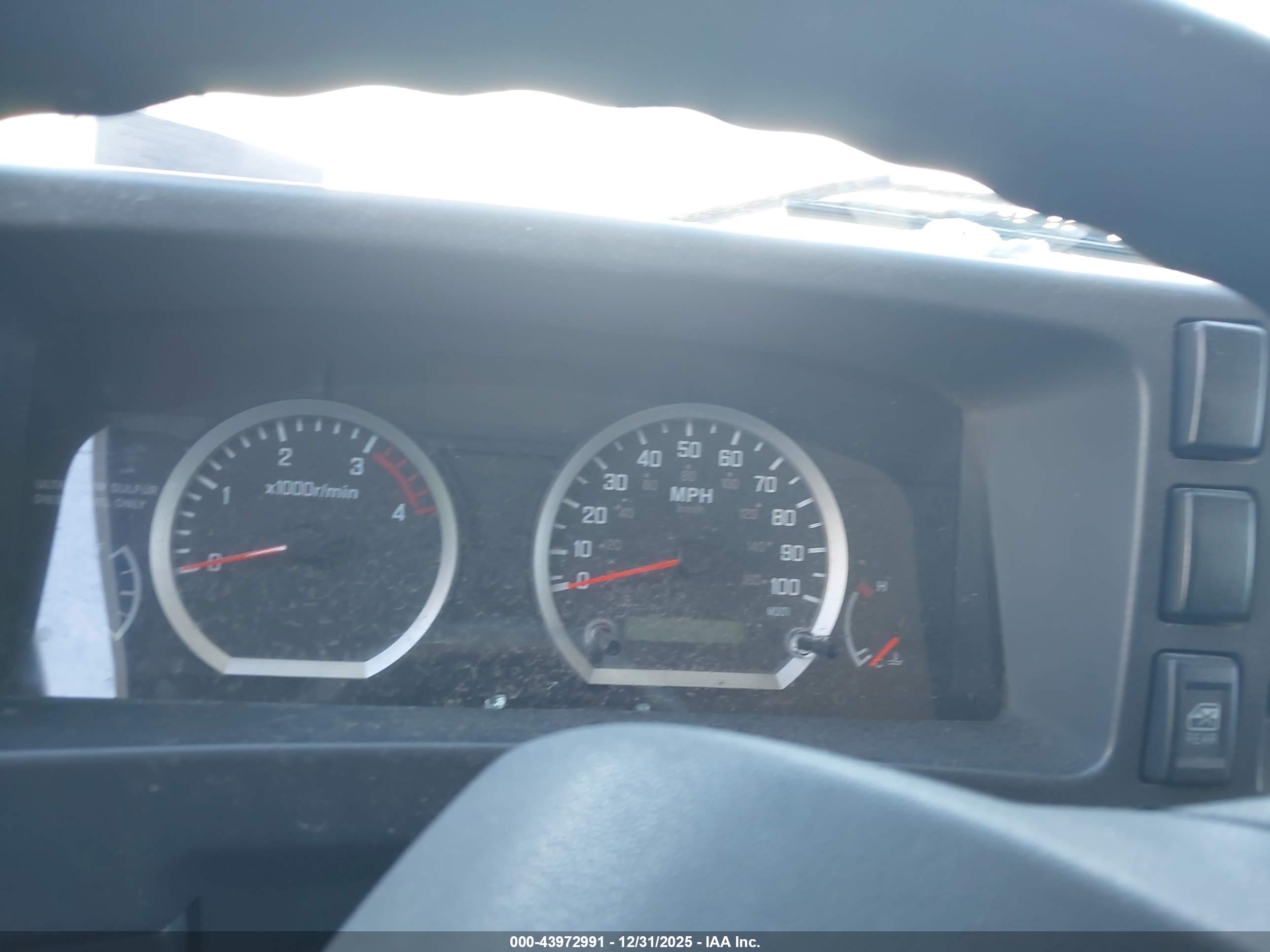 ISUZU NPR image 7
