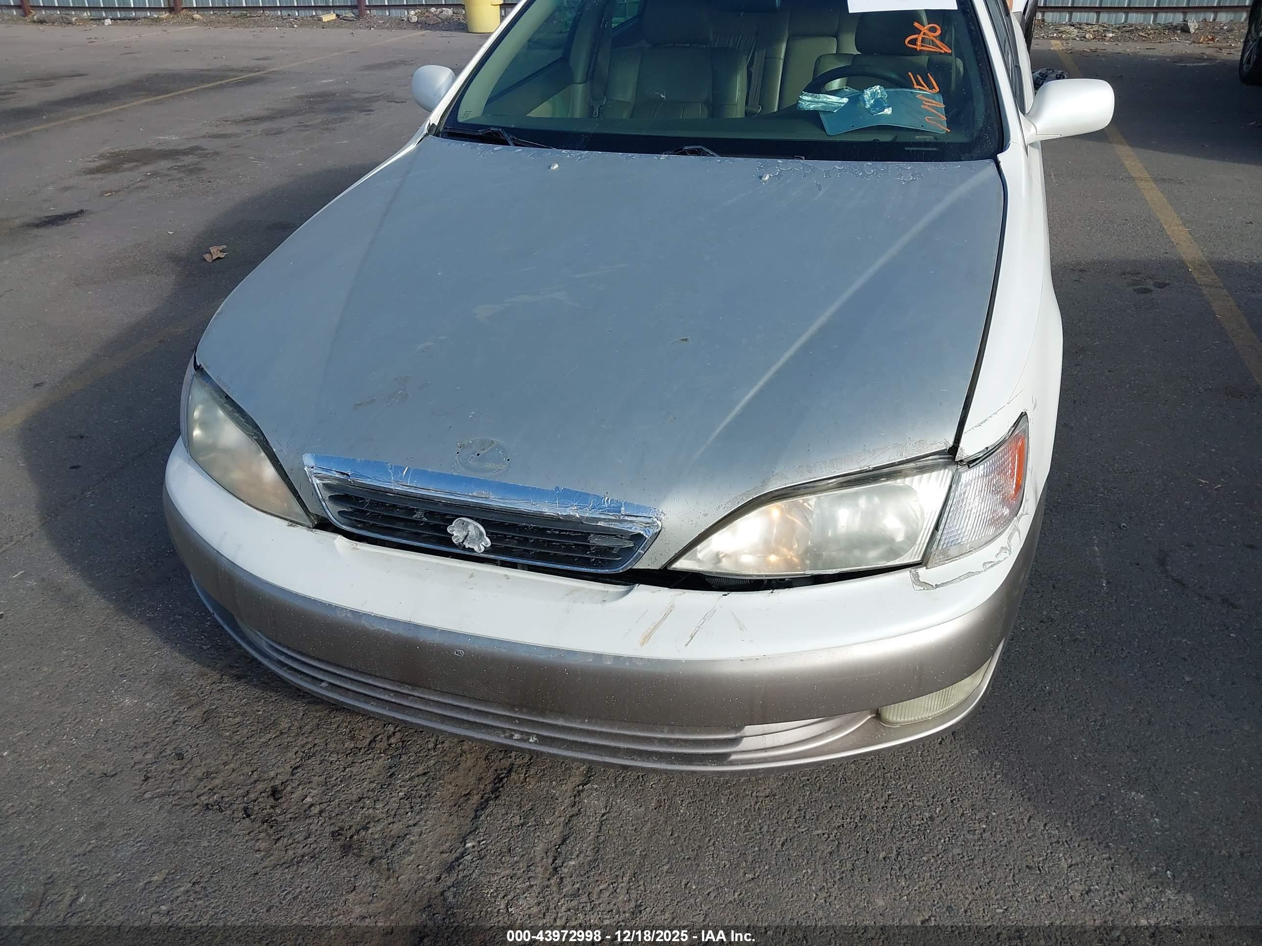 LEXUS ES image 6