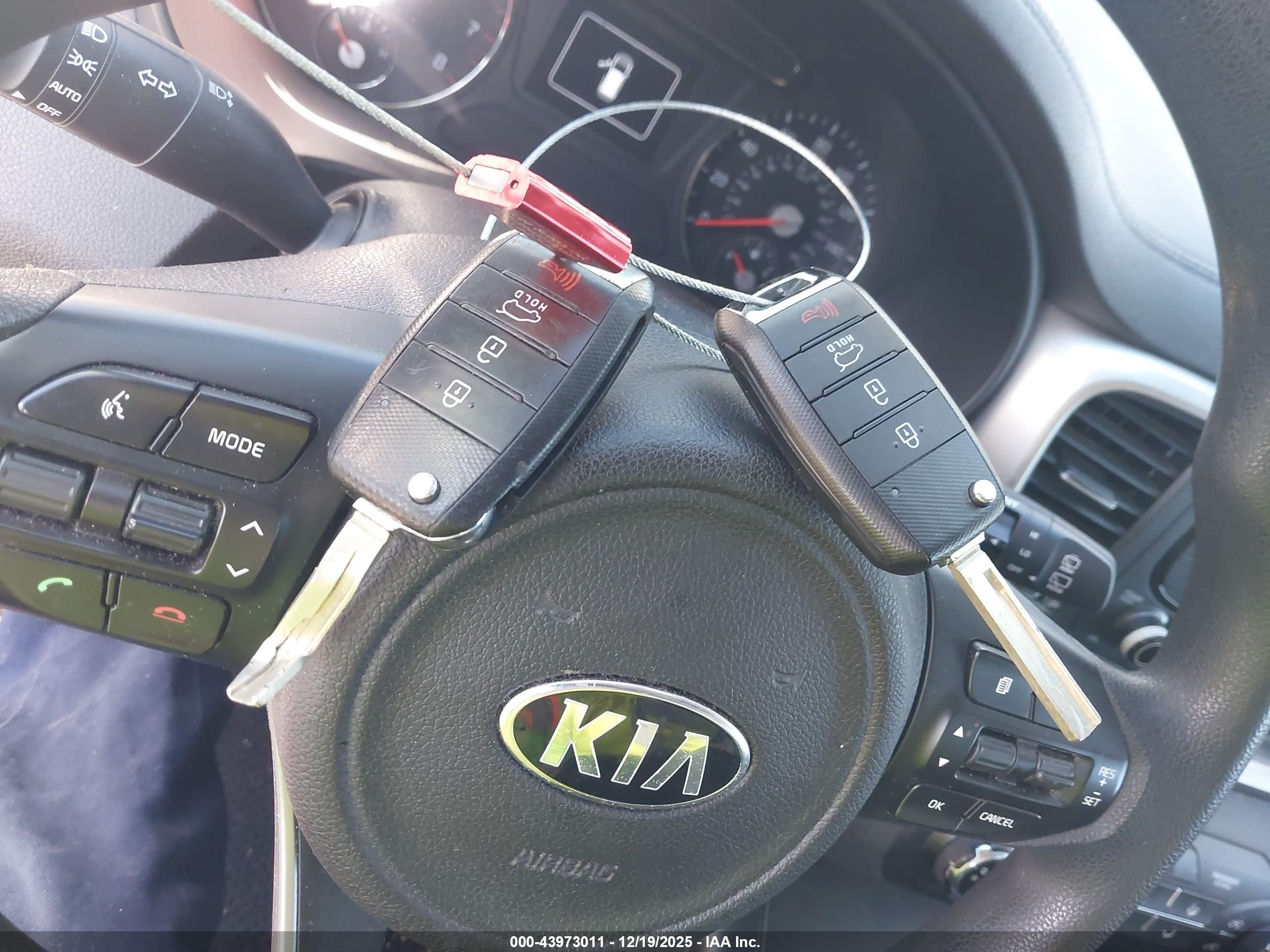 KIA SORENTO image 11
