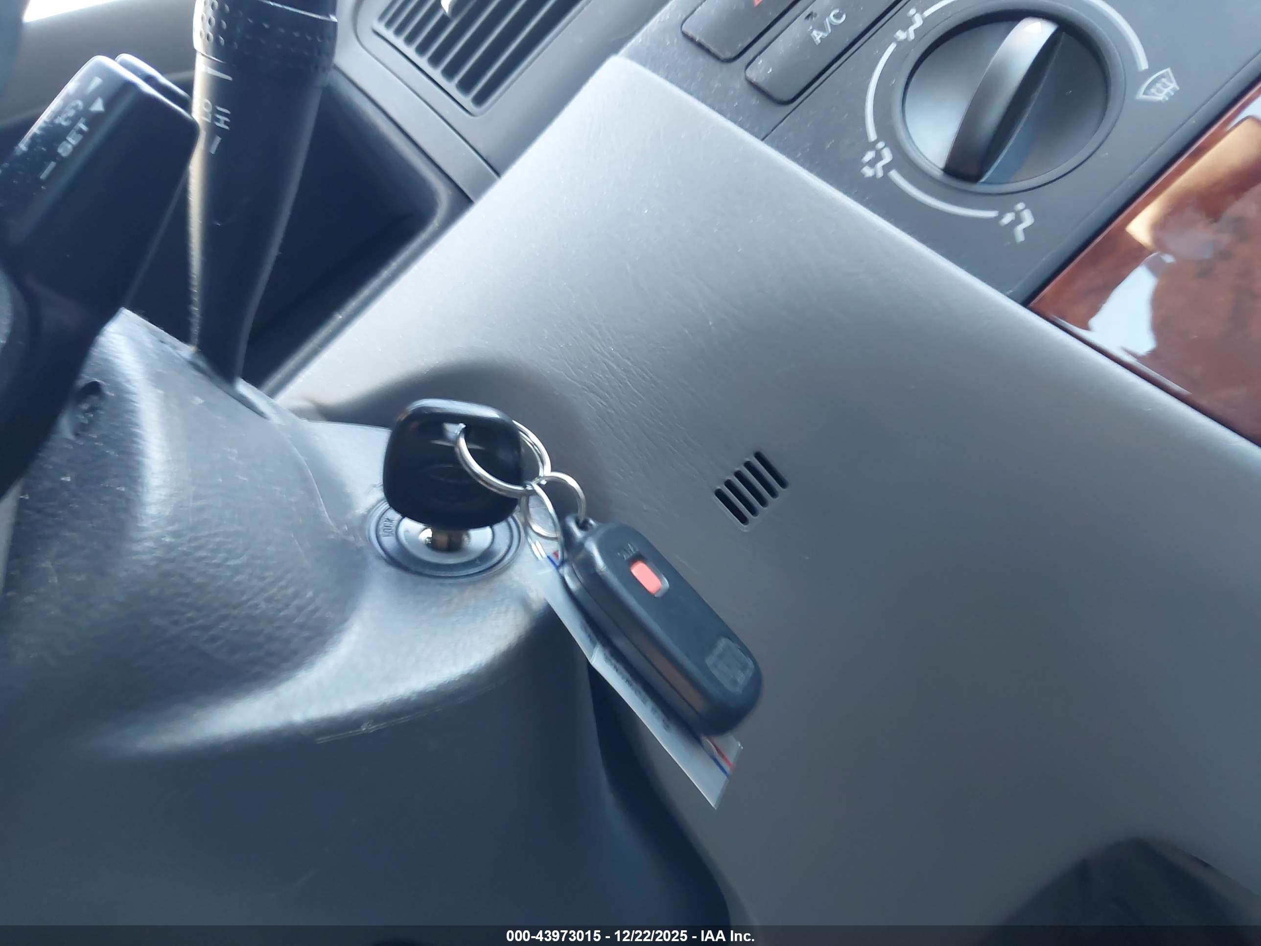 TOYOTA COROLLA image 11