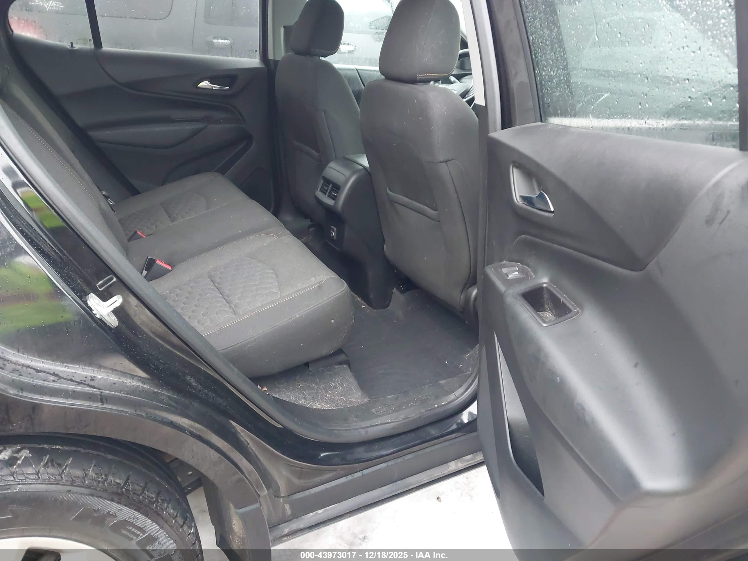 CHEVROLET EQUINOX image 8