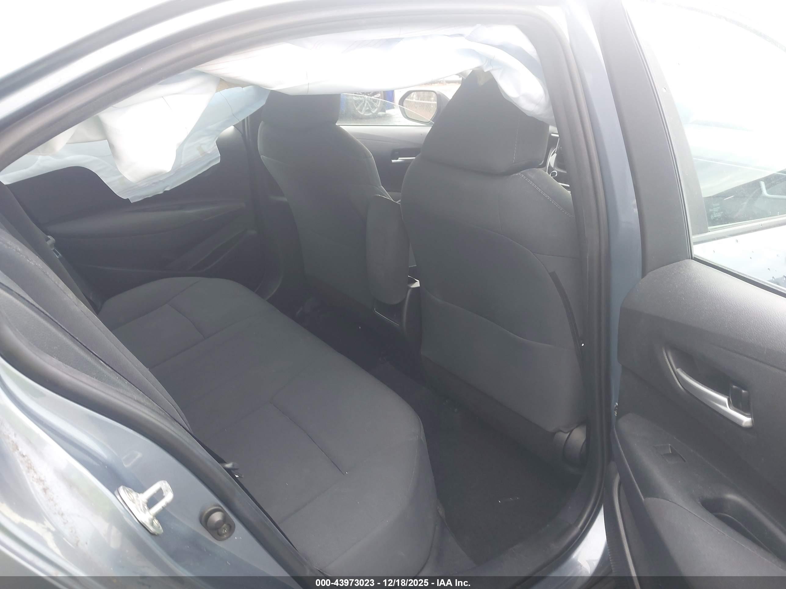 TOYOTA COROLLA image 8