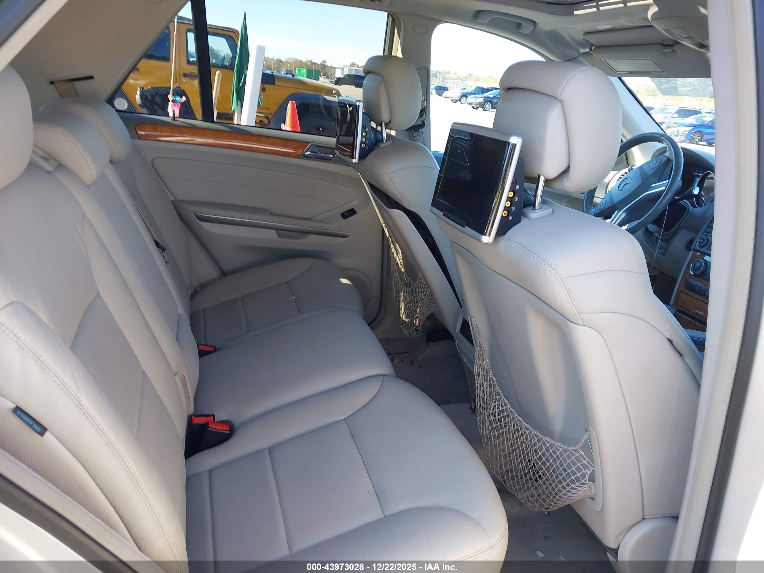 MERCEDES-BENZ ML image 8