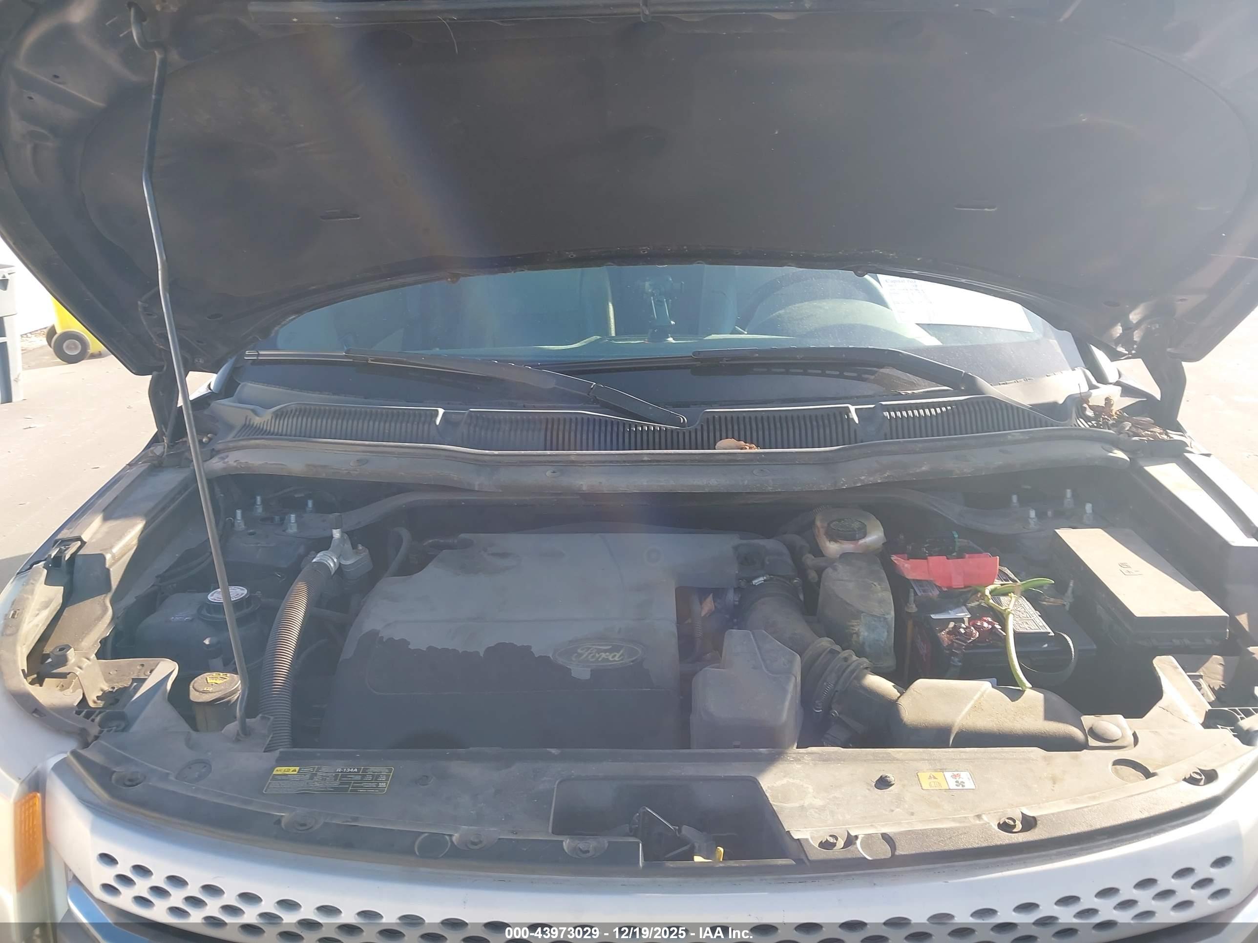 FORD EXPLORER image 10