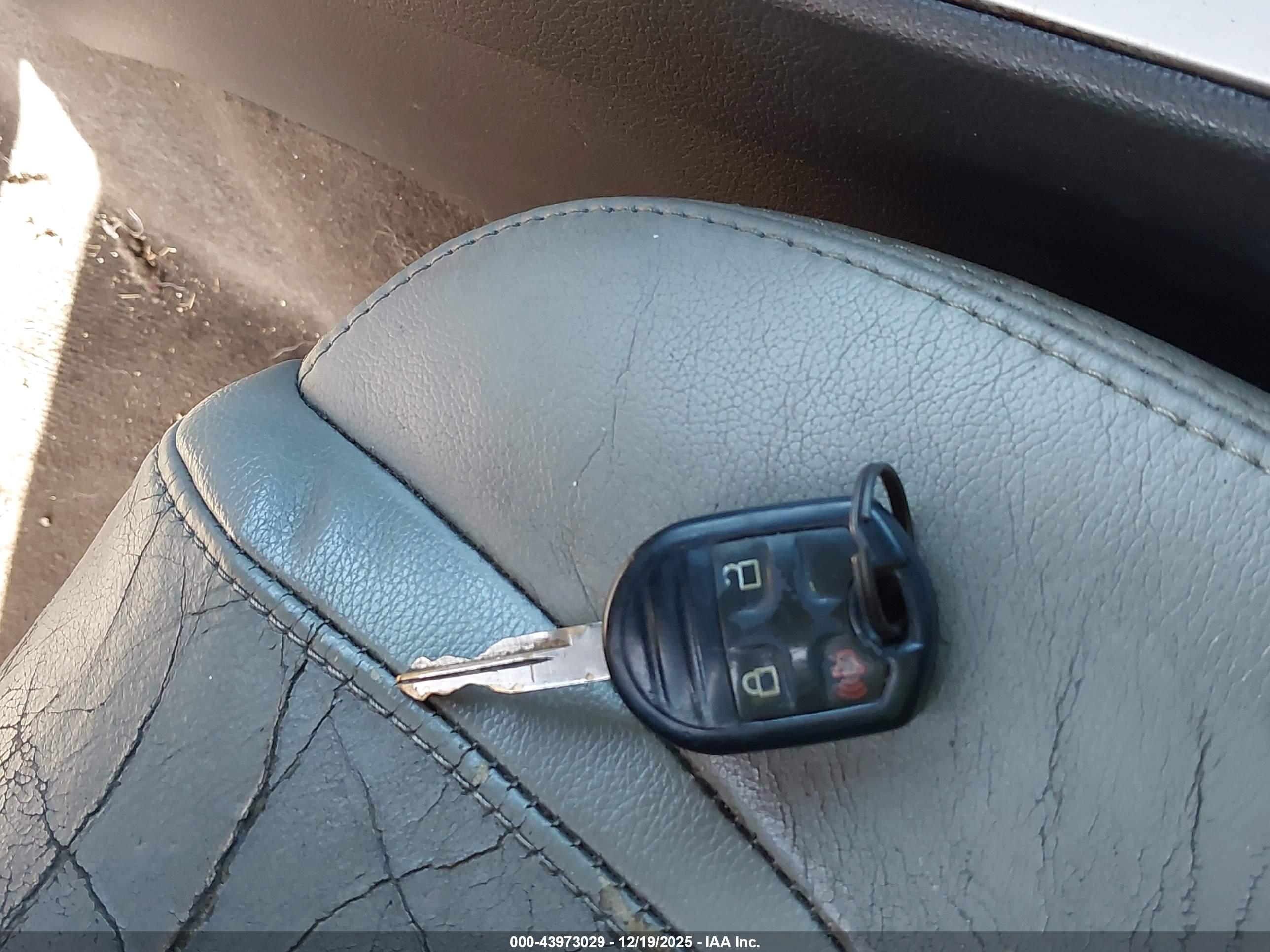 FORD EXPLORER image 11
