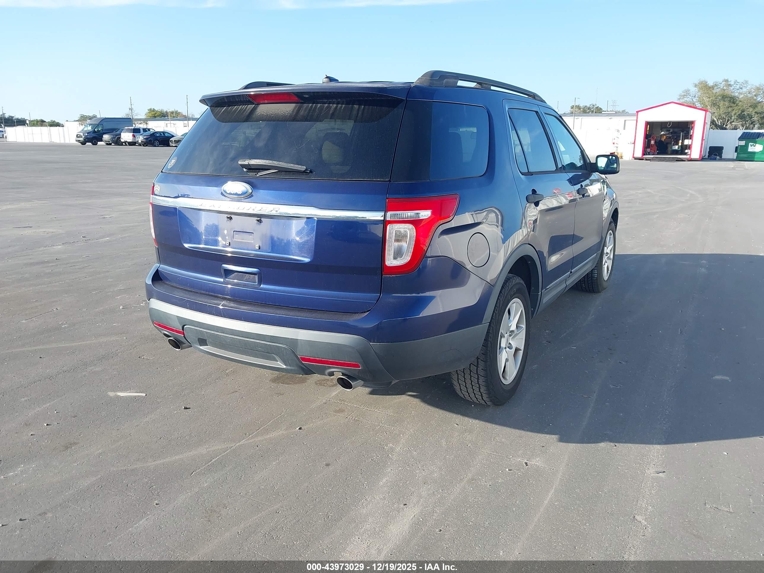 FORD EXPLORER image 4