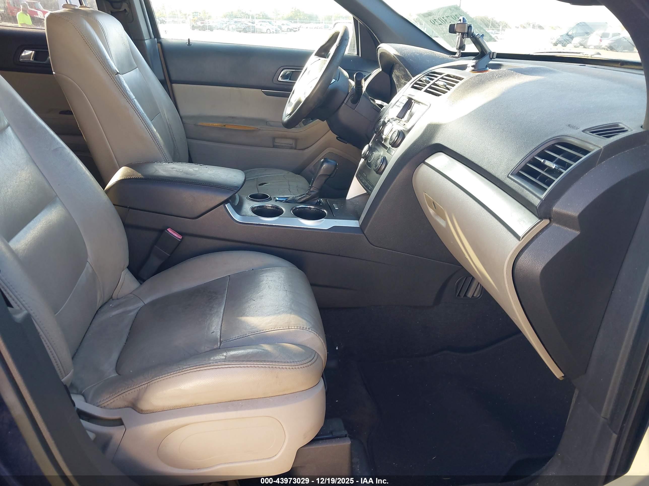 FORD EXPLORER image 5