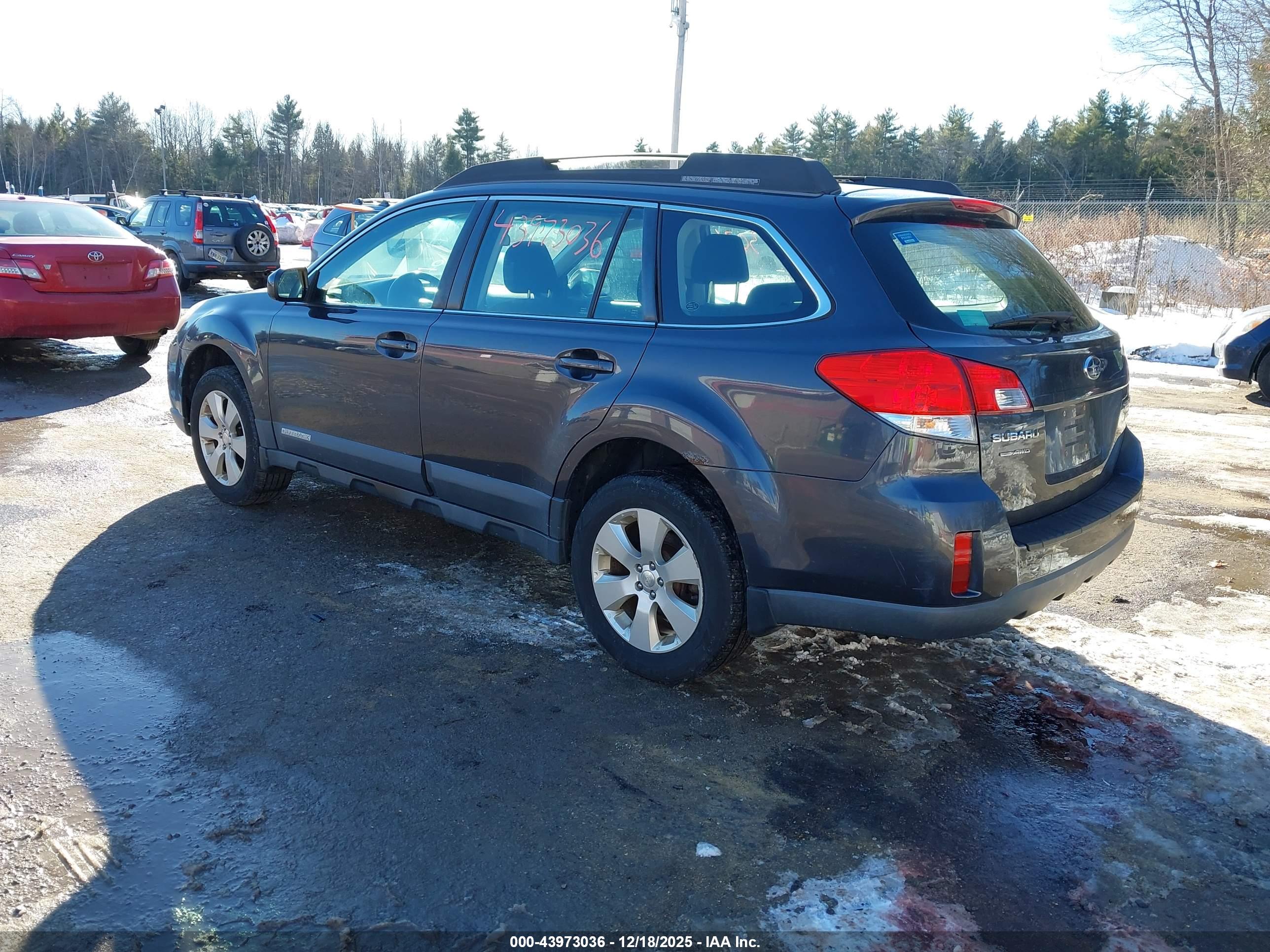 SUBARU OUTBACK image 3