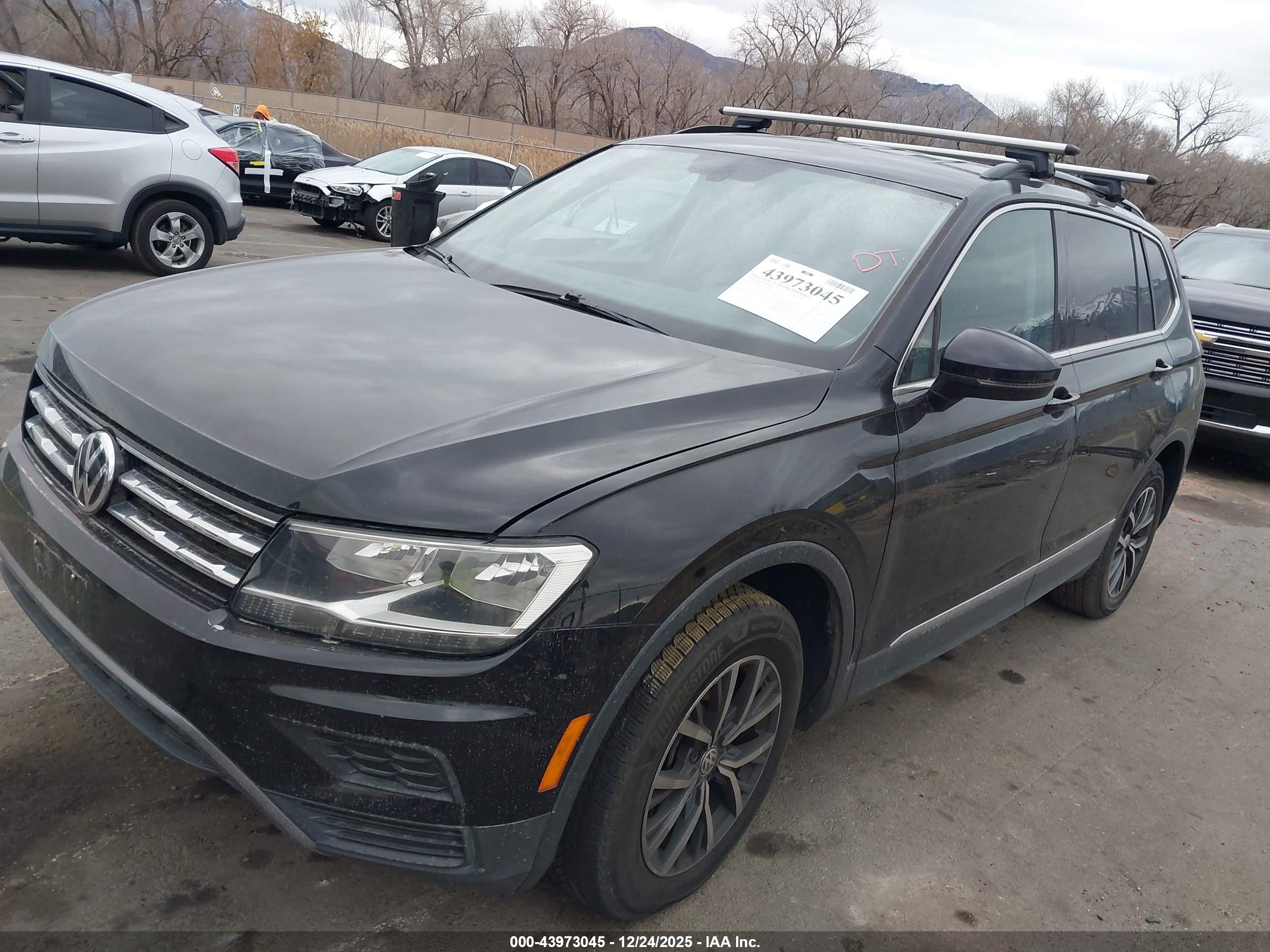 VOLKSWAGEN TIGUAN image 2