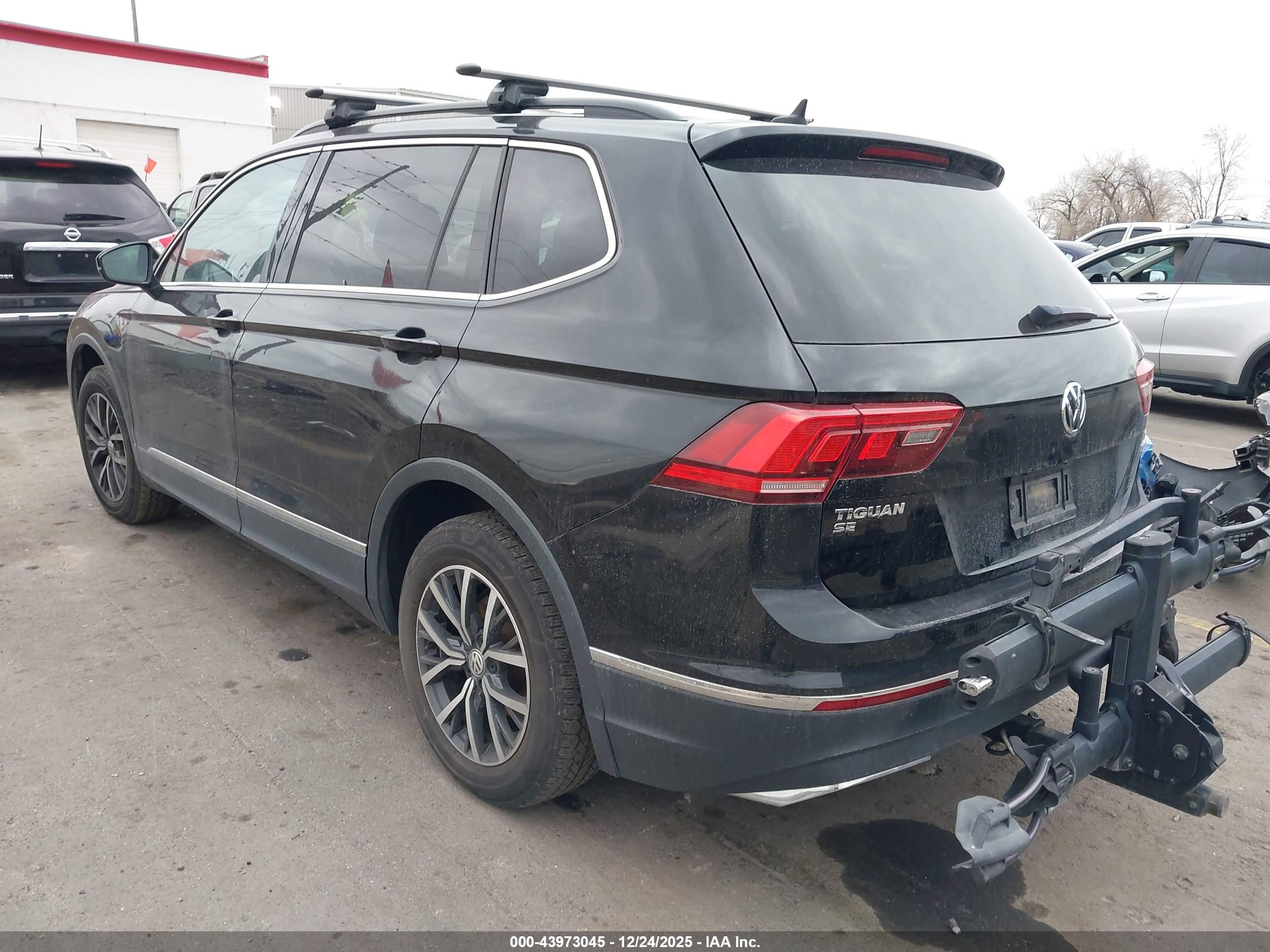 VOLKSWAGEN TIGUAN image 3