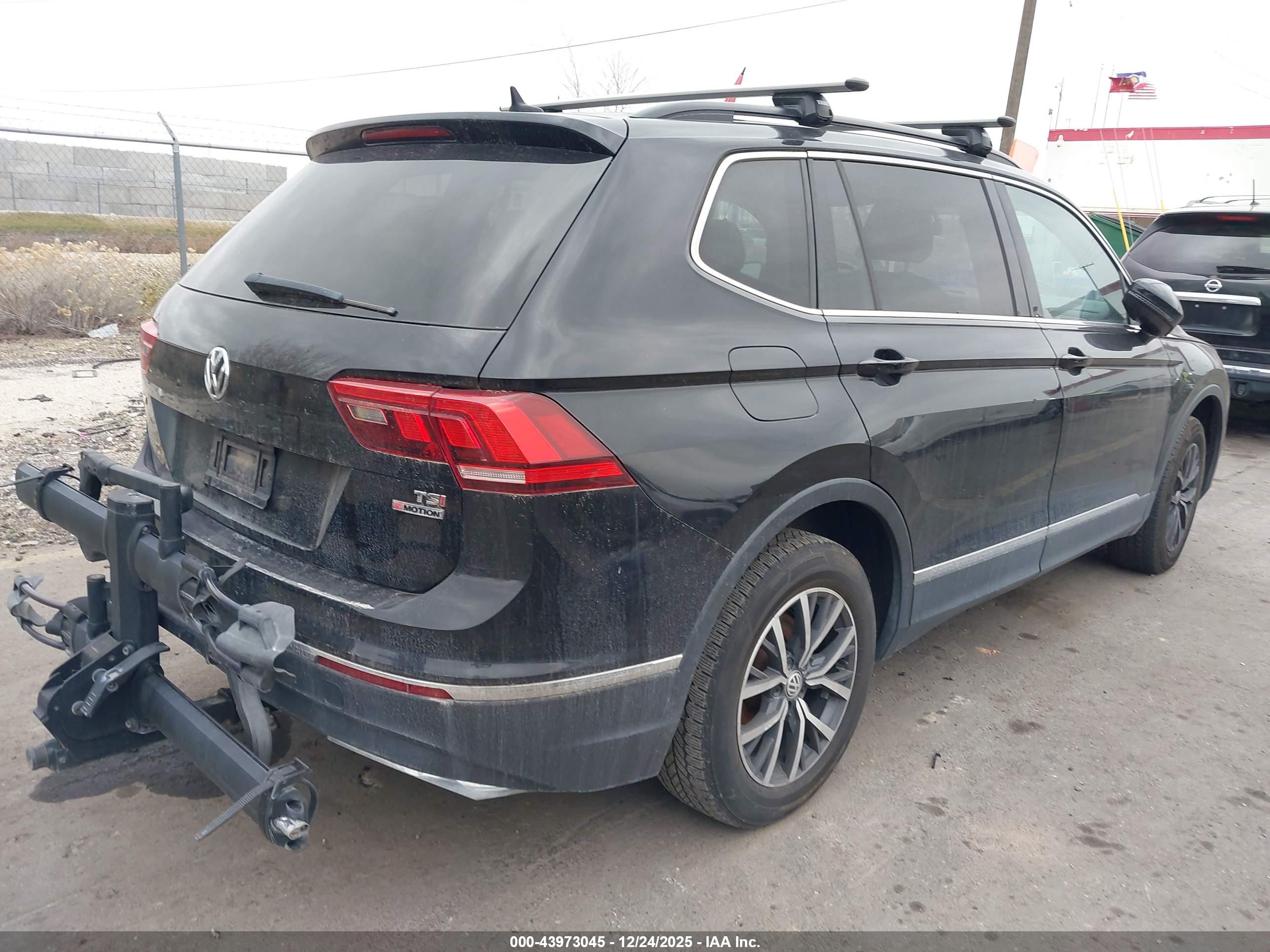 VOLKSWAGEN TIGUAN image 4