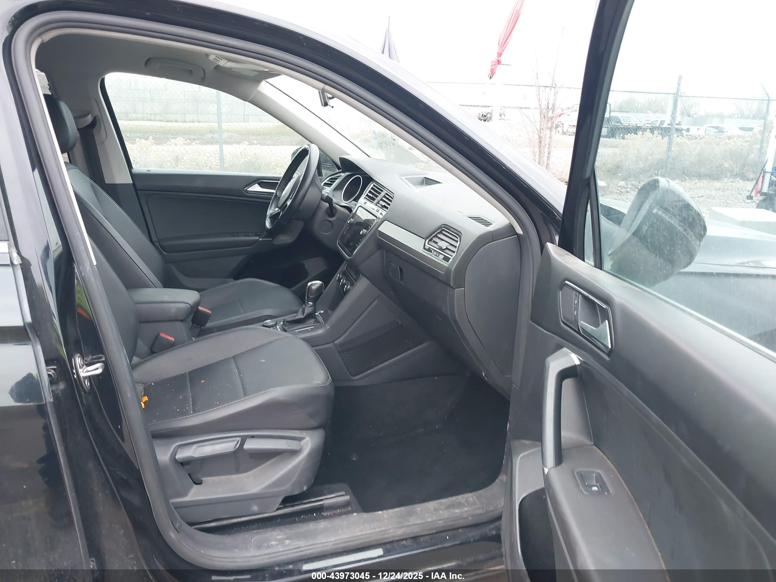 VOLKSWAGEN TIGUAN image 5