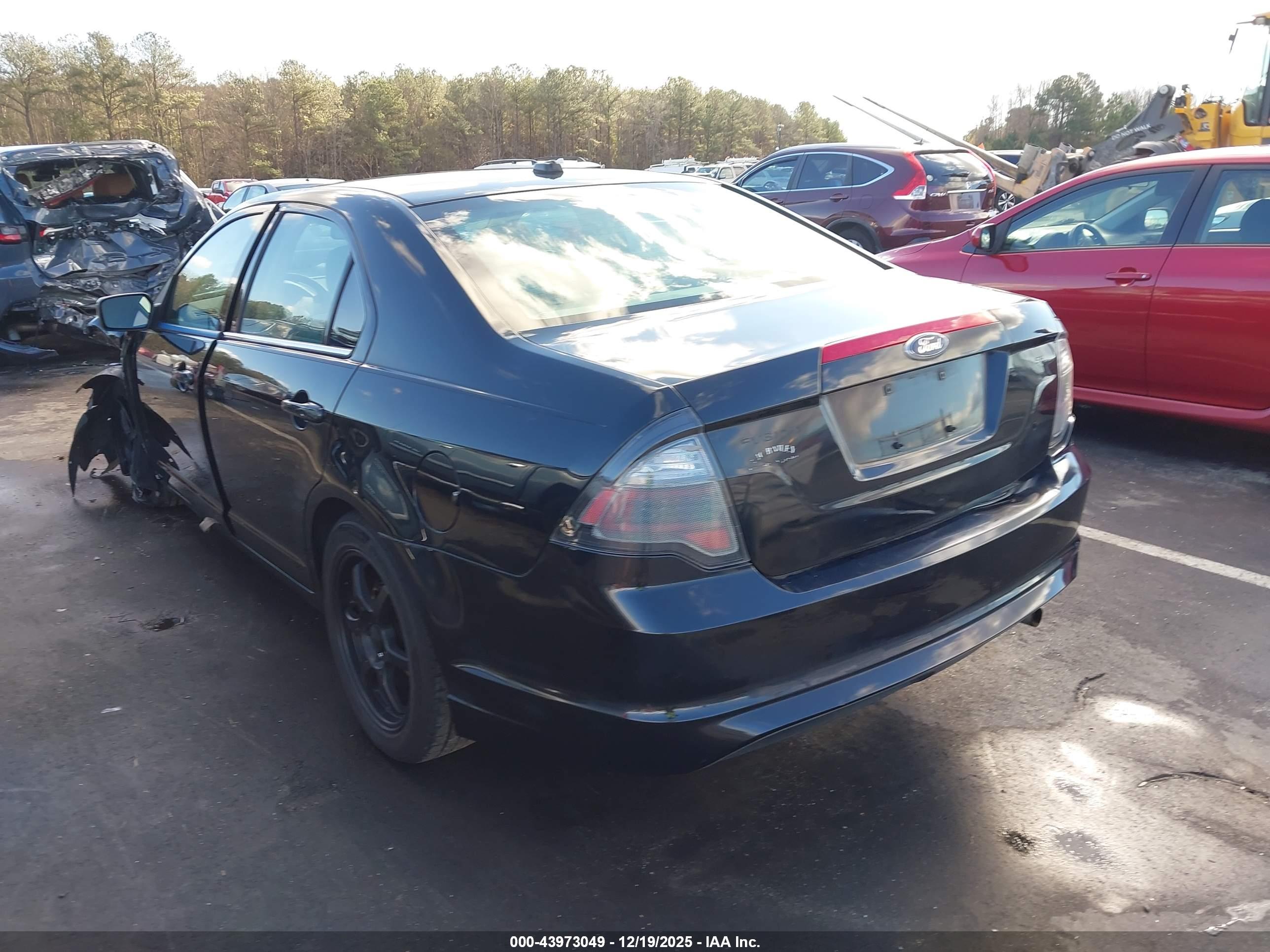 FORD FUSION image 3