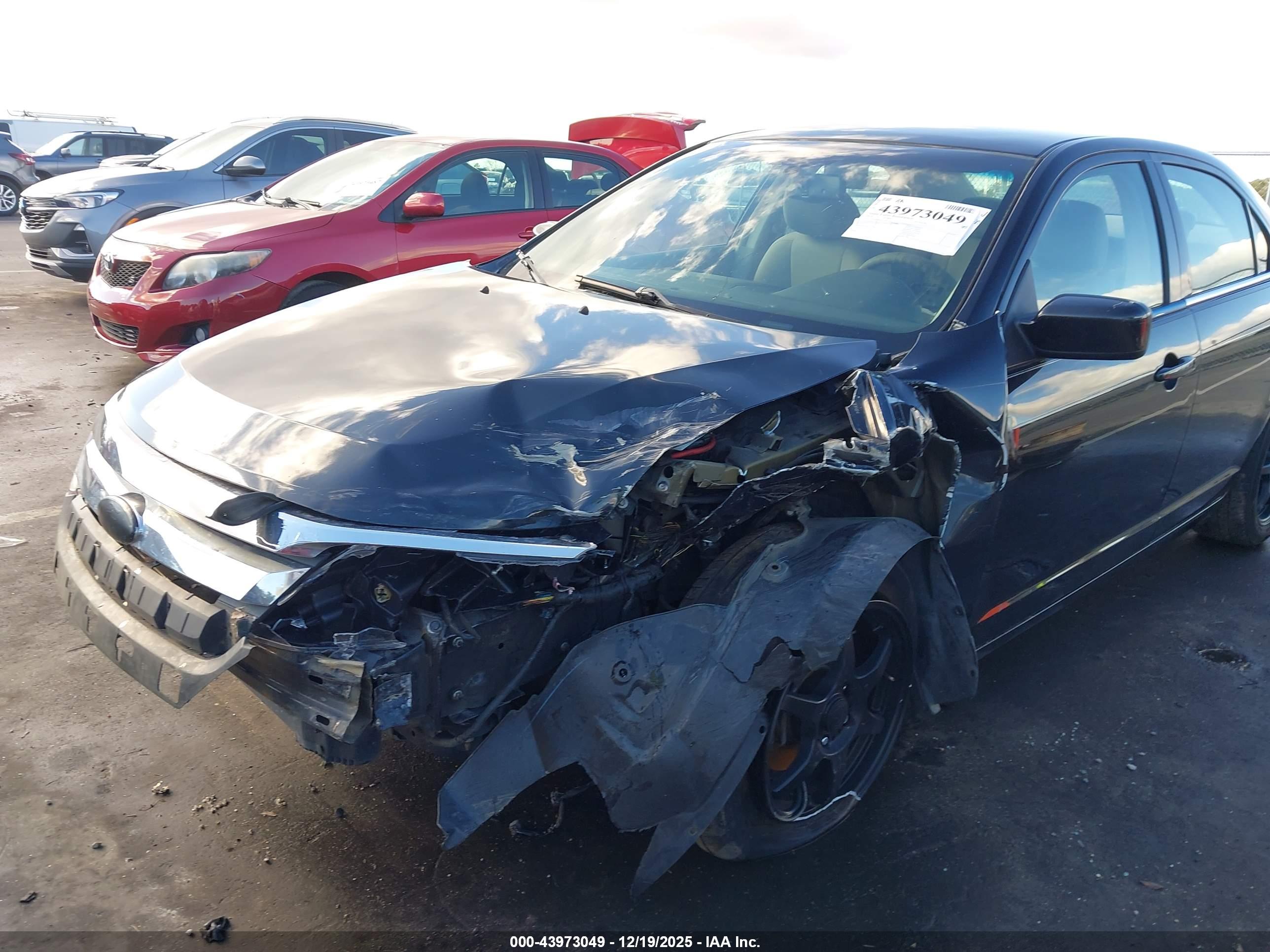 FORD FUSION image 6