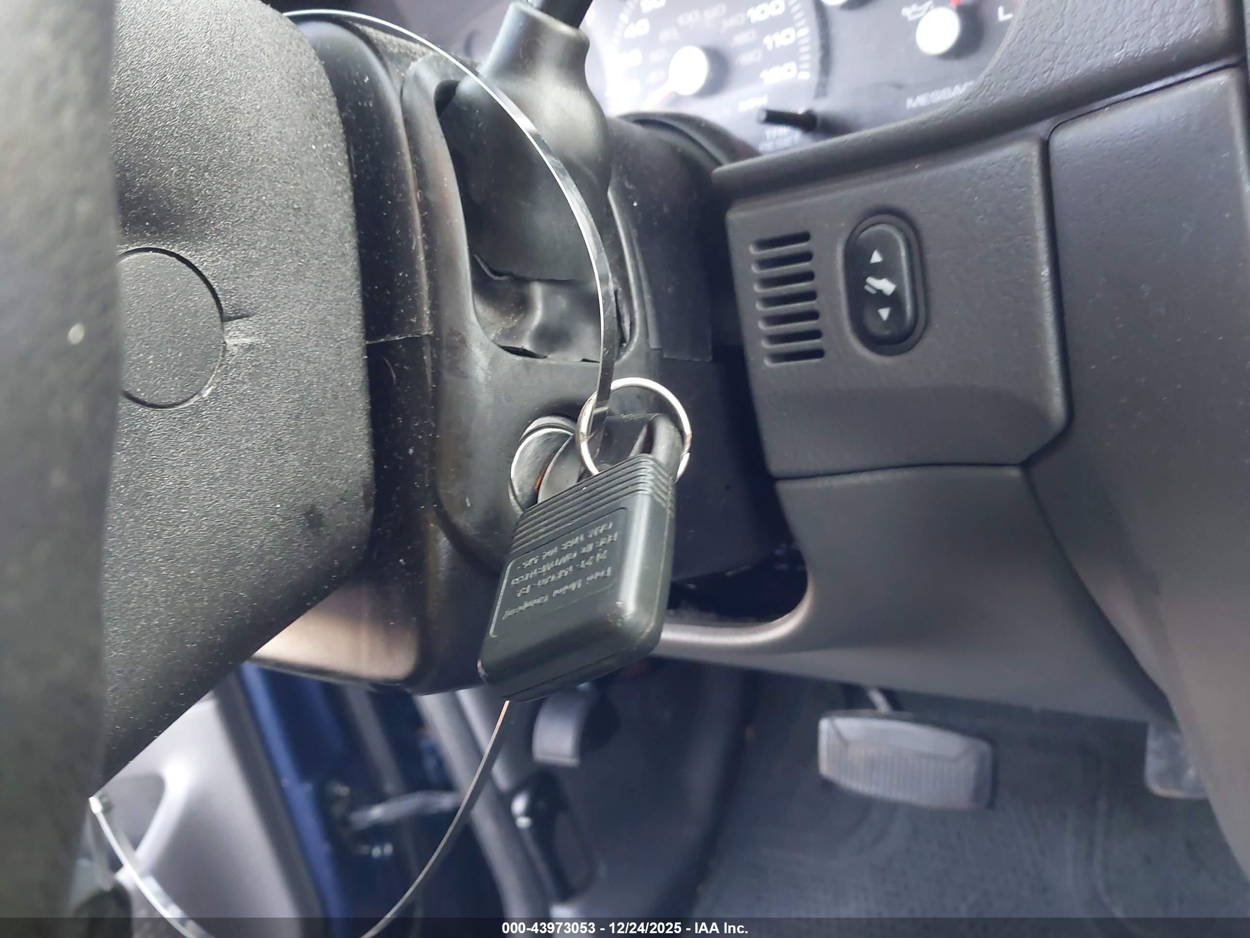 FORD EXPLORER image 11
