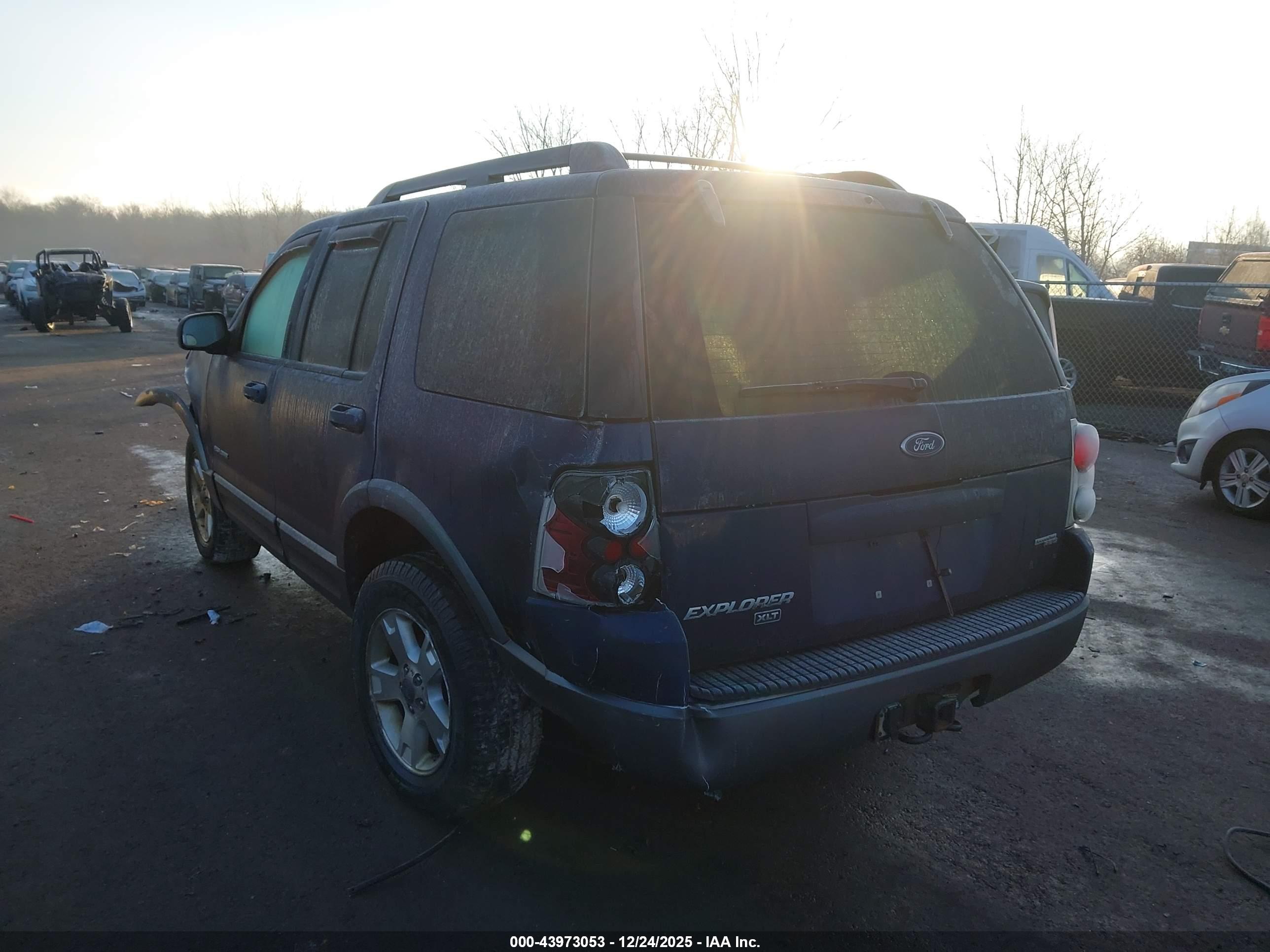 FORD EXPLORER image 3