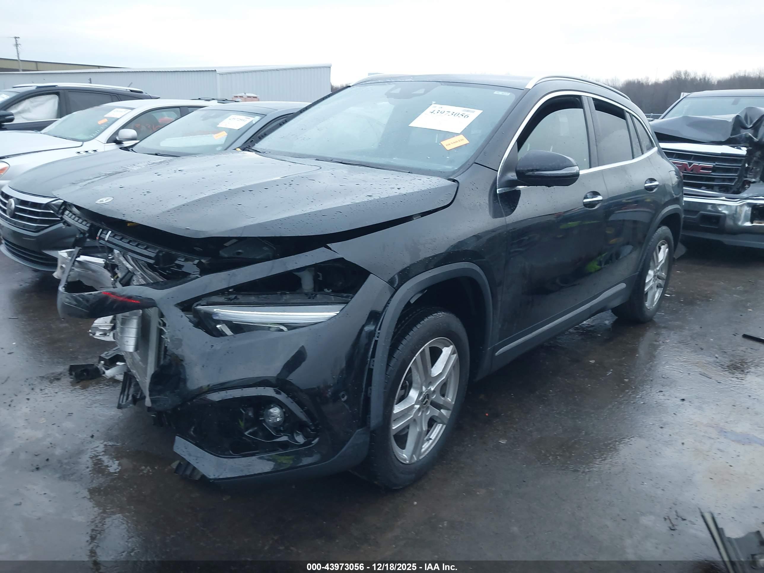 MERCEDES-BENZ GLA image 2