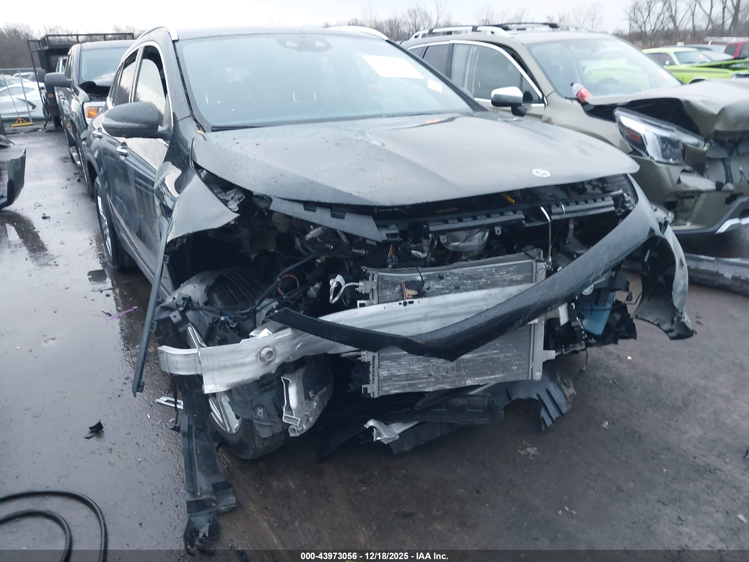 MERCEDES-BENZ GLA image 6