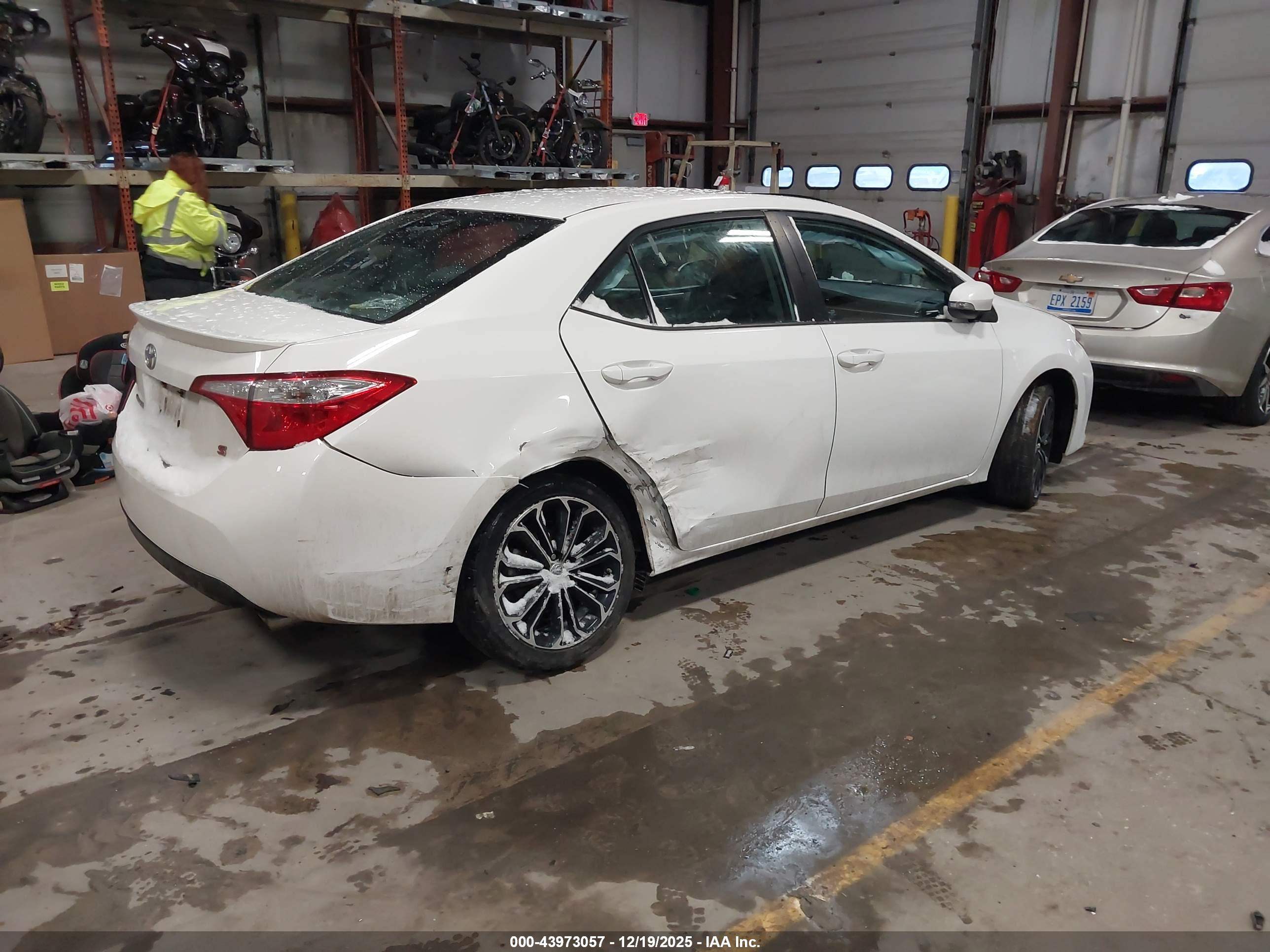 TOYOTA COROLLA image 4